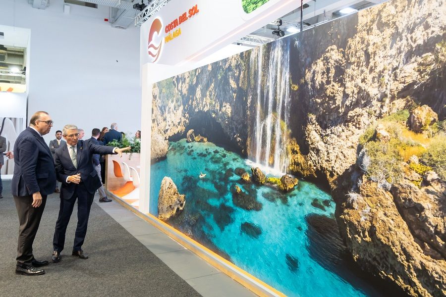 Salado muestra bondades turísticas de Málaga al consejero Bernal.