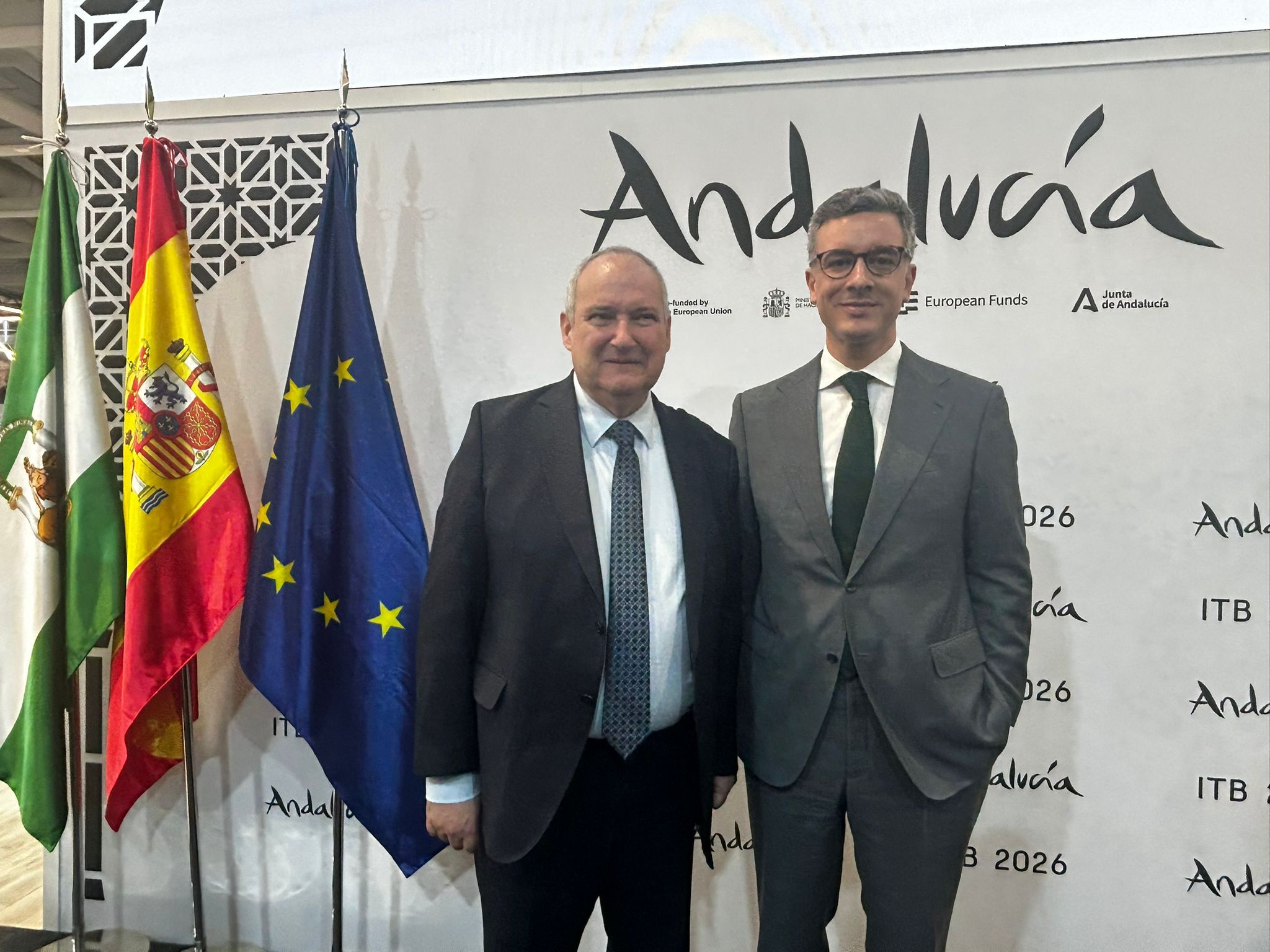 El ministro de Industria y Turismo, Jordi Hereu, y Rodrigo Rodríguez Hans, vicepresidente de Prodetur.