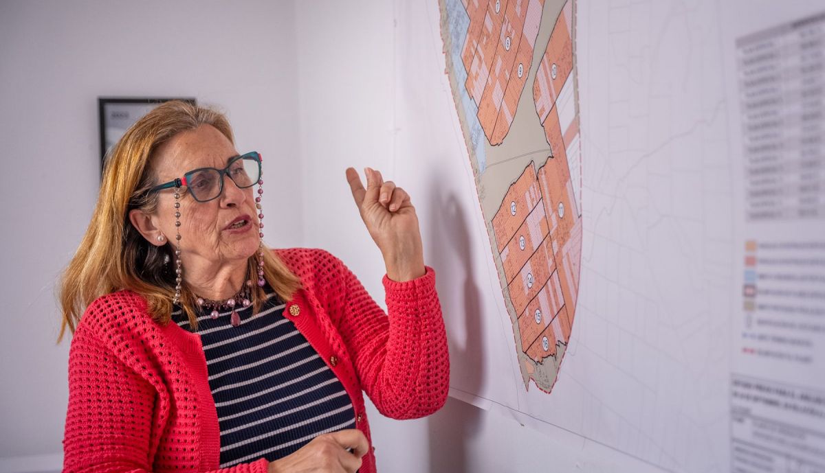 Dolores de Melo Rodríguez es la primera teniente de alcalde y delegada en el Ayuntamiento de Vejer  núcleos rurales, El Palmar, playasDolores de Melo Rodríguez es la primera teniente de alcalde y delegada en el Ayuntamiento de Vejer  núcleos rurales, El Palmar, playas