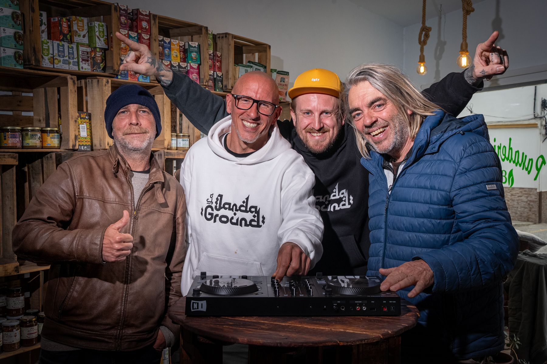 La Jandaground es un colectivo de DJs y productores de la zona de La Janda, en la provincia de Cádiz. La Jandaground es un colectivo de DJs y productores de la zona de La Janda, en la provincia de Cádiz.