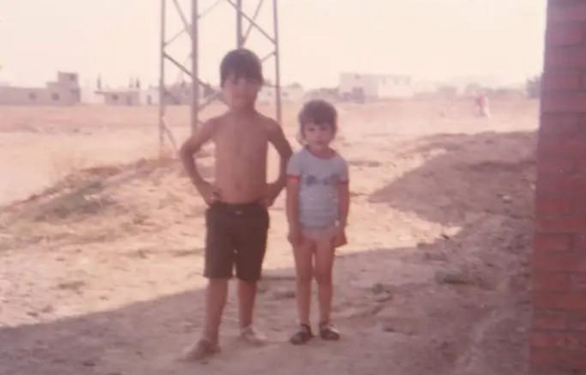 Santiago y el barrio.