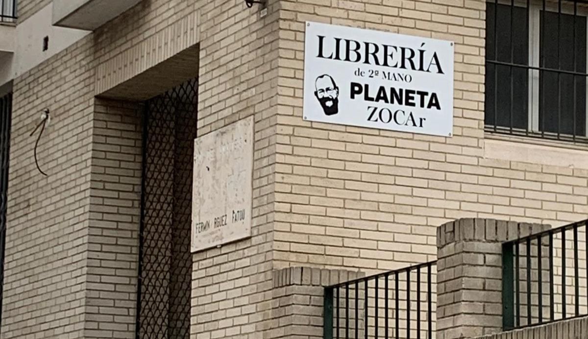 Nueva ubicación de la librería Planeta ZOCar, frente al centro de salud del Arroyo de Jerez. Nueva ubicación de la librería Planeta ZOCar, frente al centro de salud del Arroyo de Jerez.
