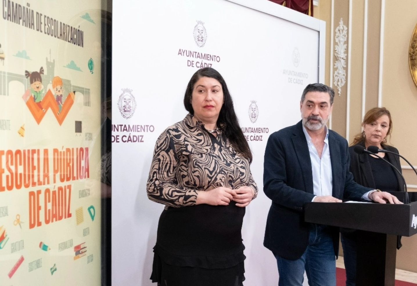 Campaña de escolarización del Ayuntamiento de Cádiz y Flampa Gades por la escuela pública.