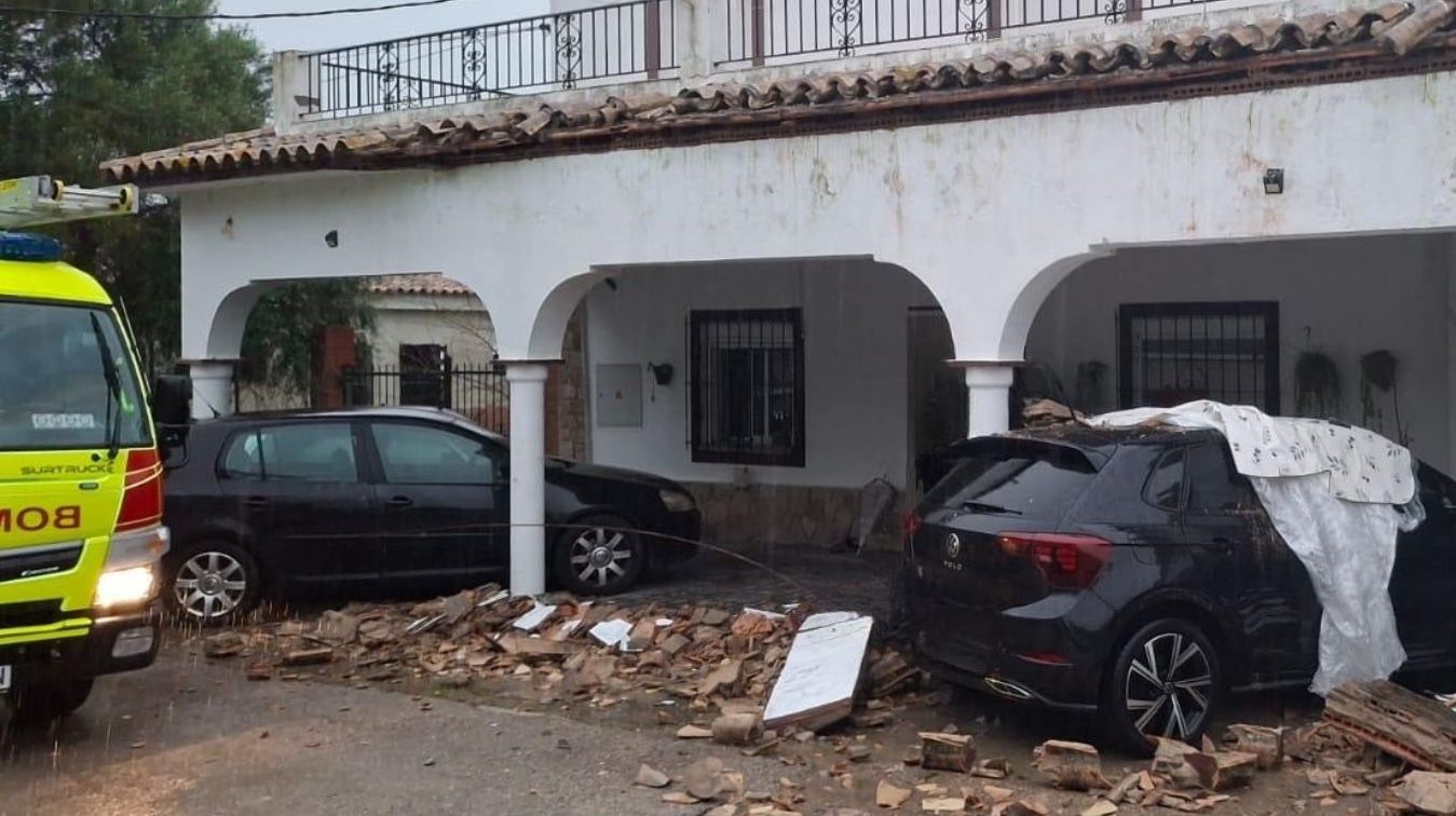 Efectos de los destrozos provocados por el rayo caído en la vivienda de Medina.