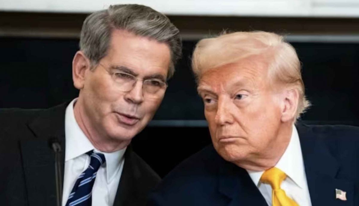 Scott Bessent, secretario del Tesoro de EEUU, junto a Donald Trump.