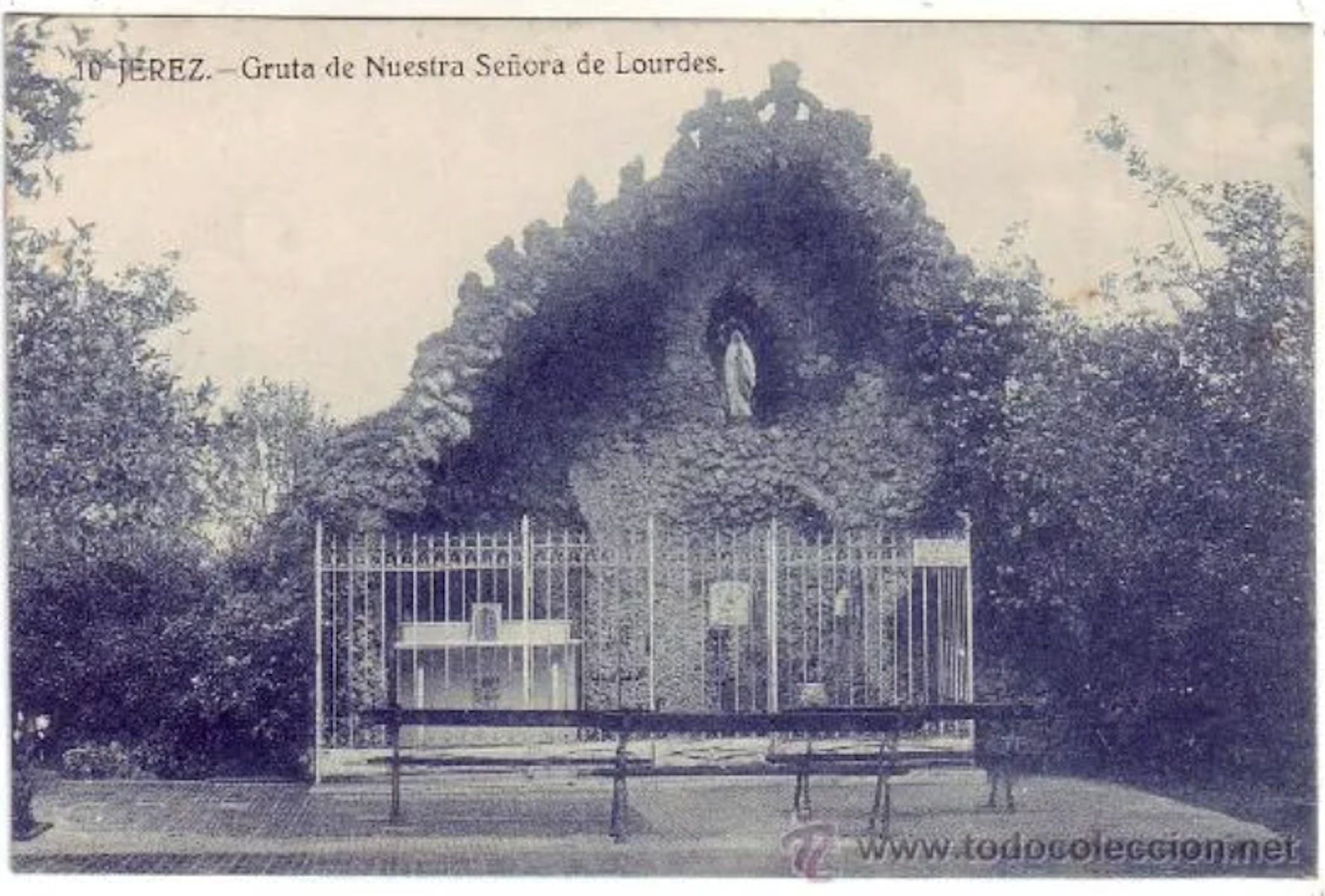 Sello de la antigua gruta de la Virgen de Lourdes de Jerez.