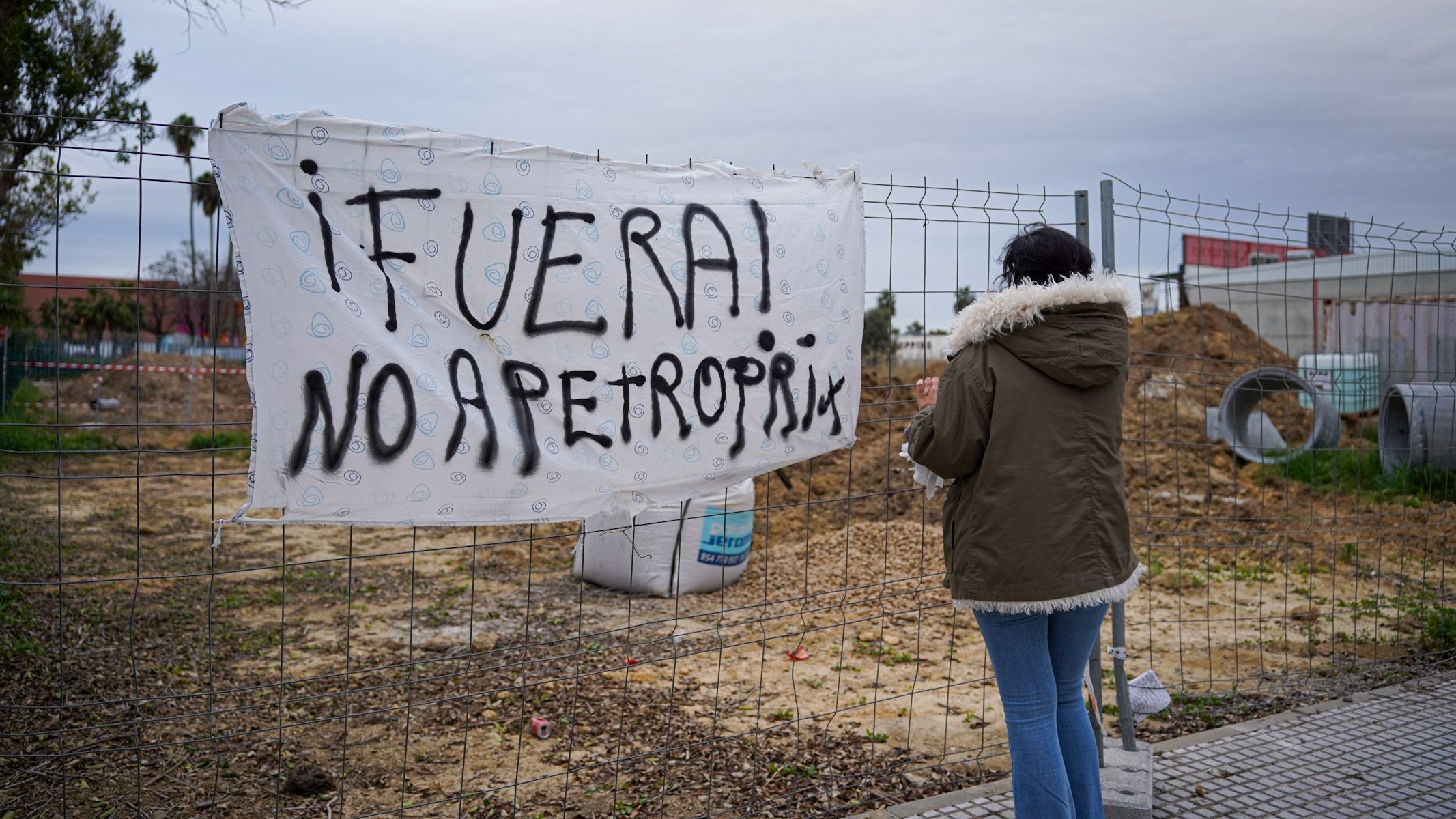 protesta vecinos construccion gasolinera san juan aznalfarache sevilla 13