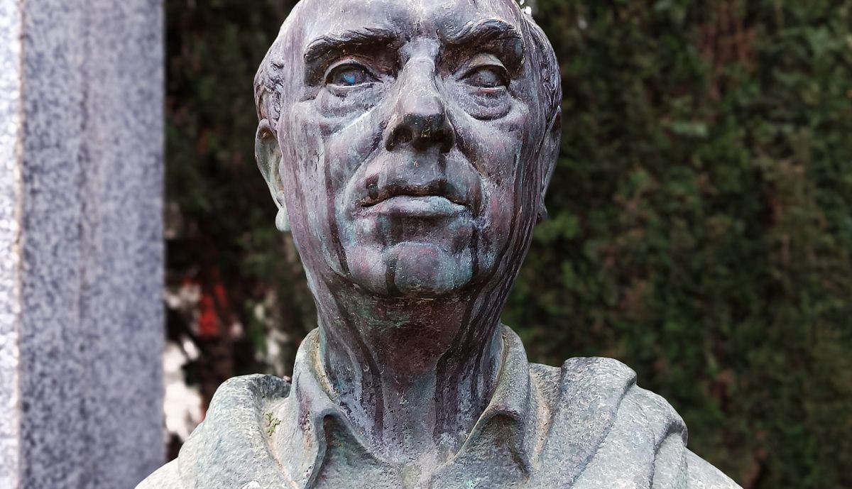 2 Busto de José Mª Pemán, detalle rostro