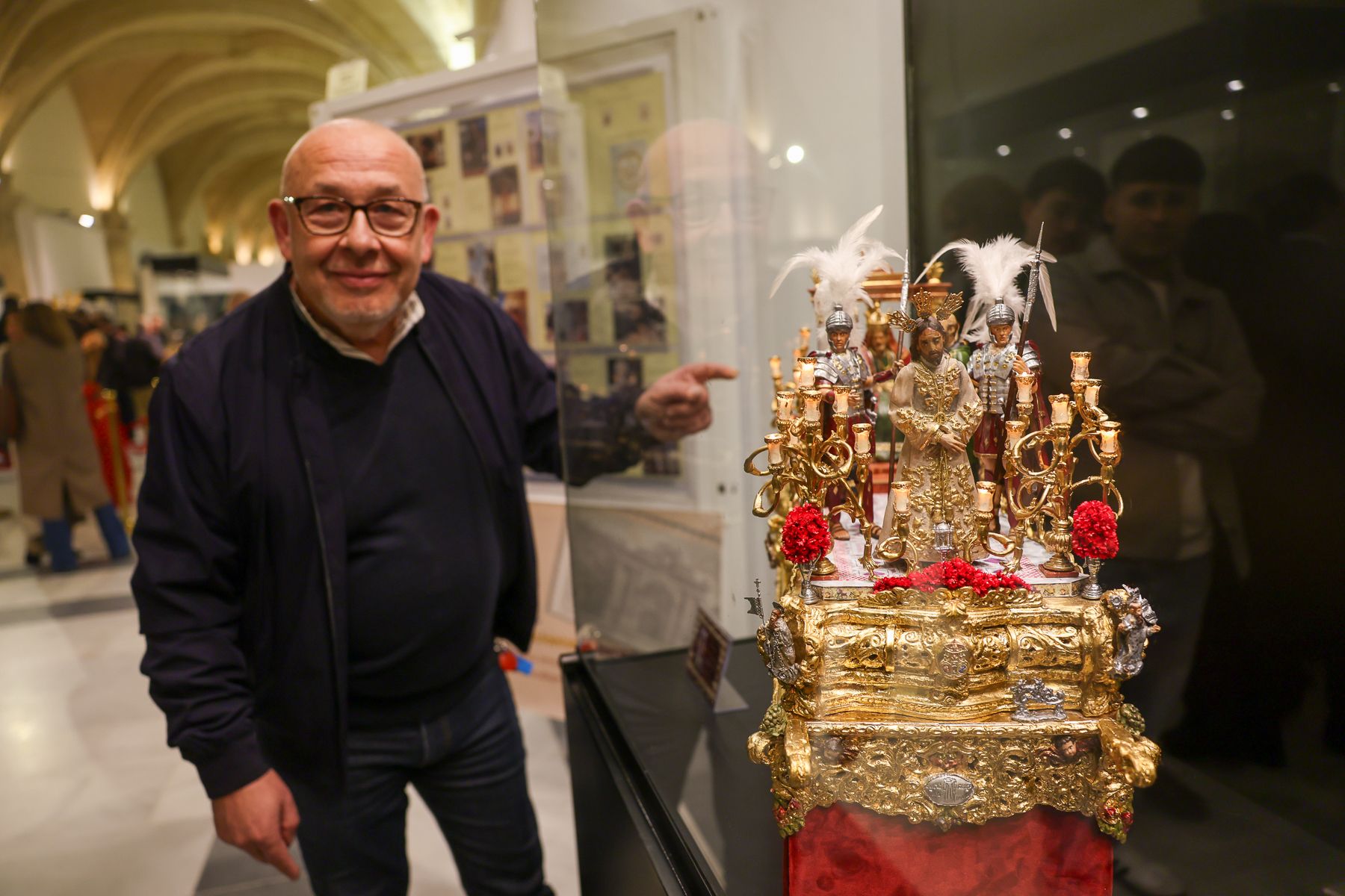 Narciso Corrales se despide de las exposiciones tras medio siglo haciendo pasos en miniatura, durante la exposición de los Claustros de Santo Domingo. Narciso Corrales se despide de las exposiciones tras medio siglo haciendo pasos en miniatura, durante la exposición de los Claustros de Santo Domingo.