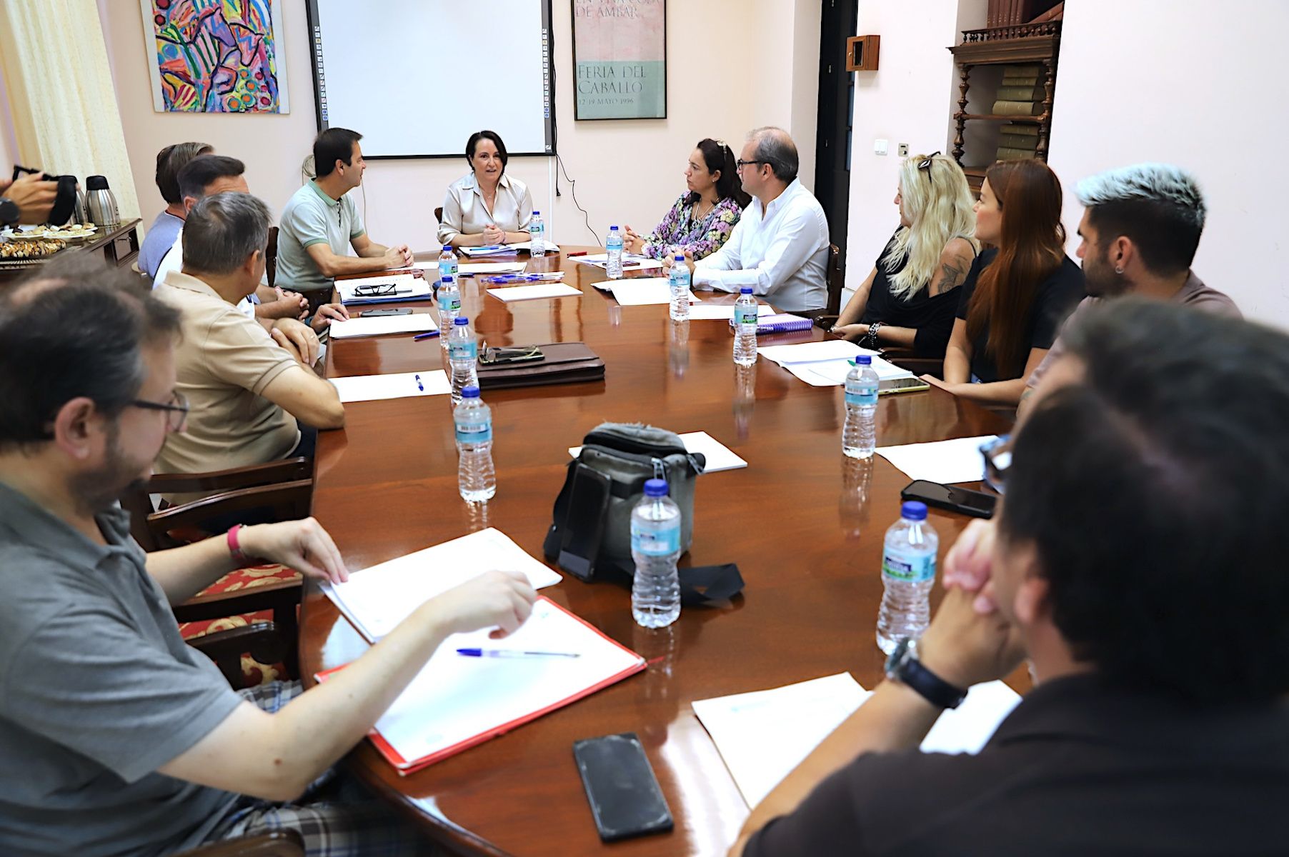Reunión del Ayuntamiento con el Consejo escolar para informar de las obras realizadas en colegios de Jerez.