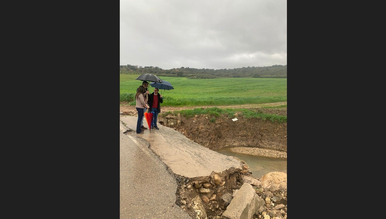 El estado de la carretera en Alcalá del Valle.