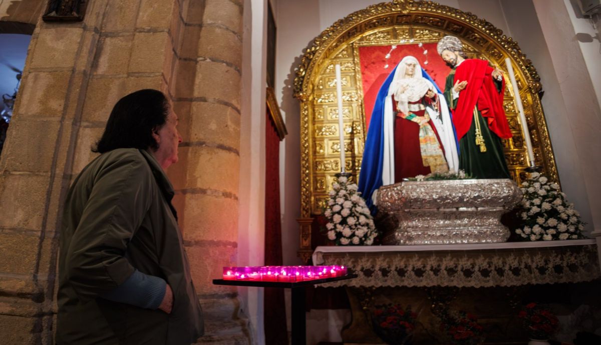 PAQUI CORTIJO CAMARERA VIRGEN ESPERANZA DE LA YEDRA 3