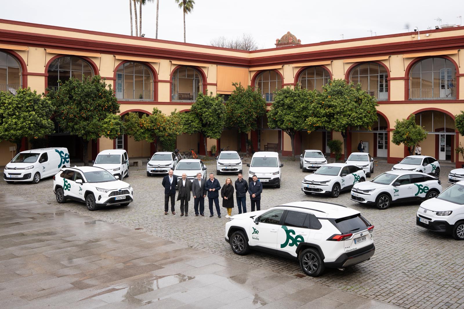 Nuevos vehículos incorporados a la flota de la Diputación de Sevilla.