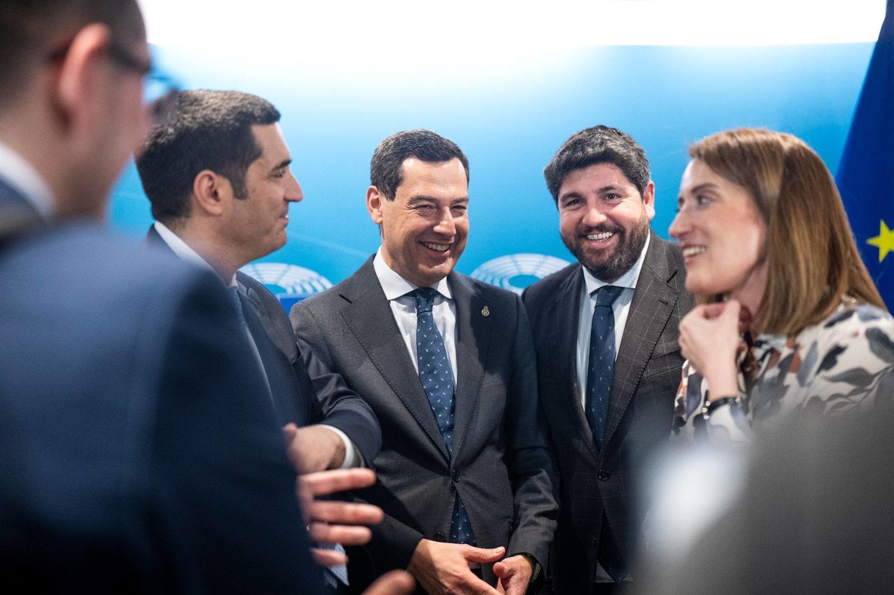 Juanma Moreno ha visitado en Lovaina el centro de investigación IMEC.