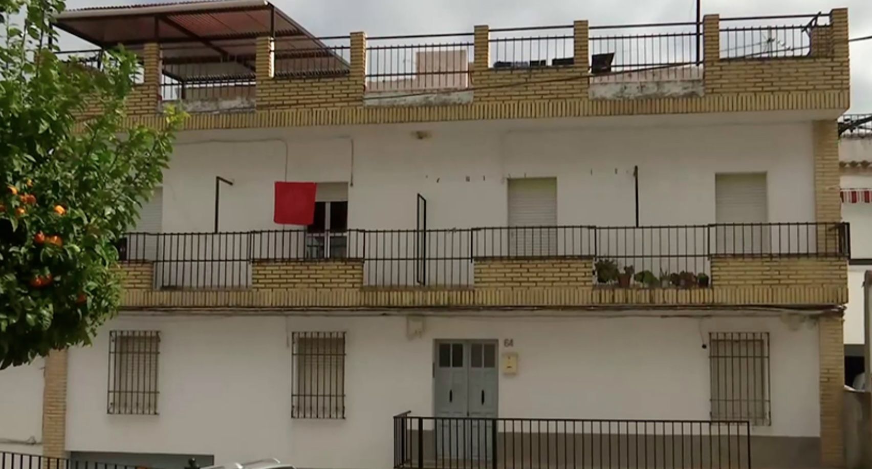 La víctima, de 41 años, ha sido encontrada sin vida este sábado en una vivienda de Montemayor.