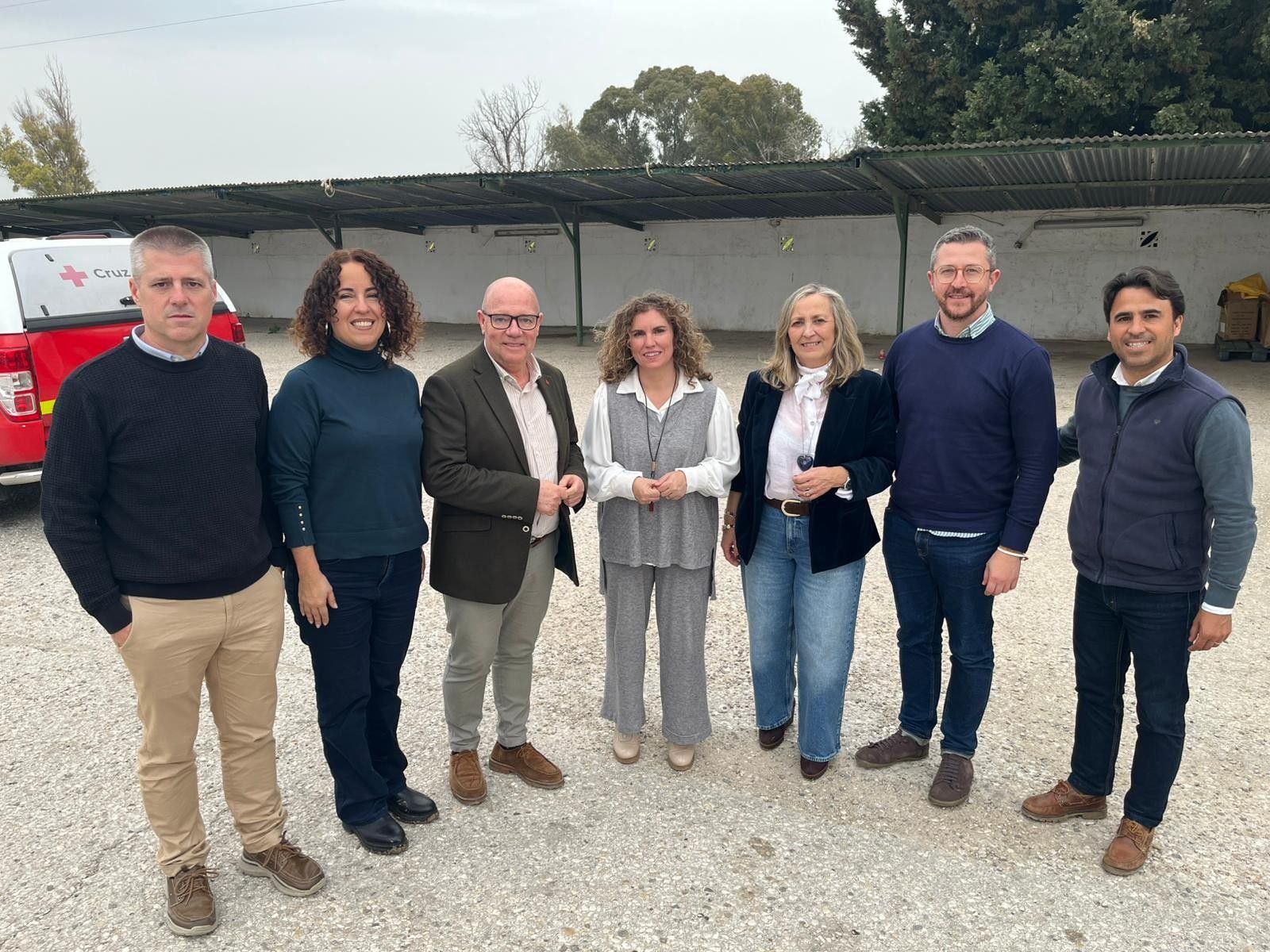 Susana Sánchez, junto a voluntarios de Cruz Roja que han ayudado durante las inundaciones en Jerez.