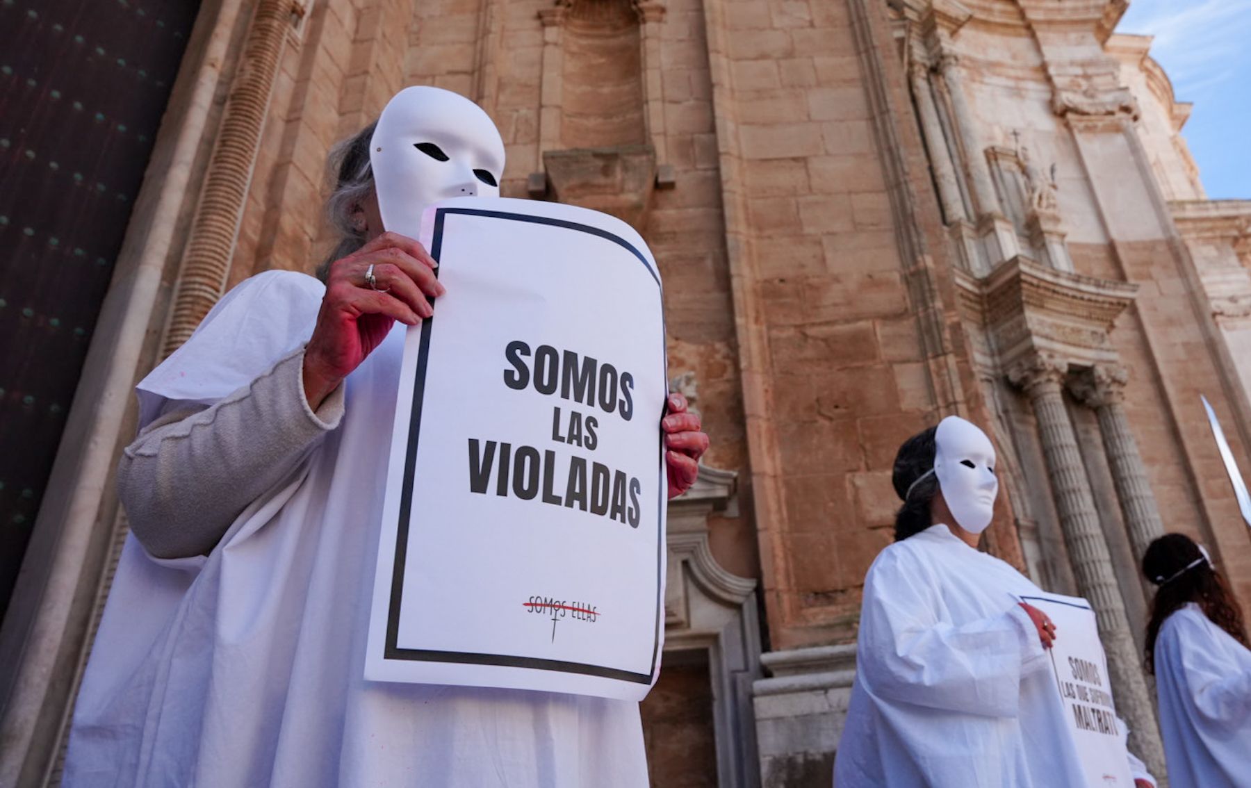 Pancartas por la igualdad en la manifestación del 8M en Cádiz