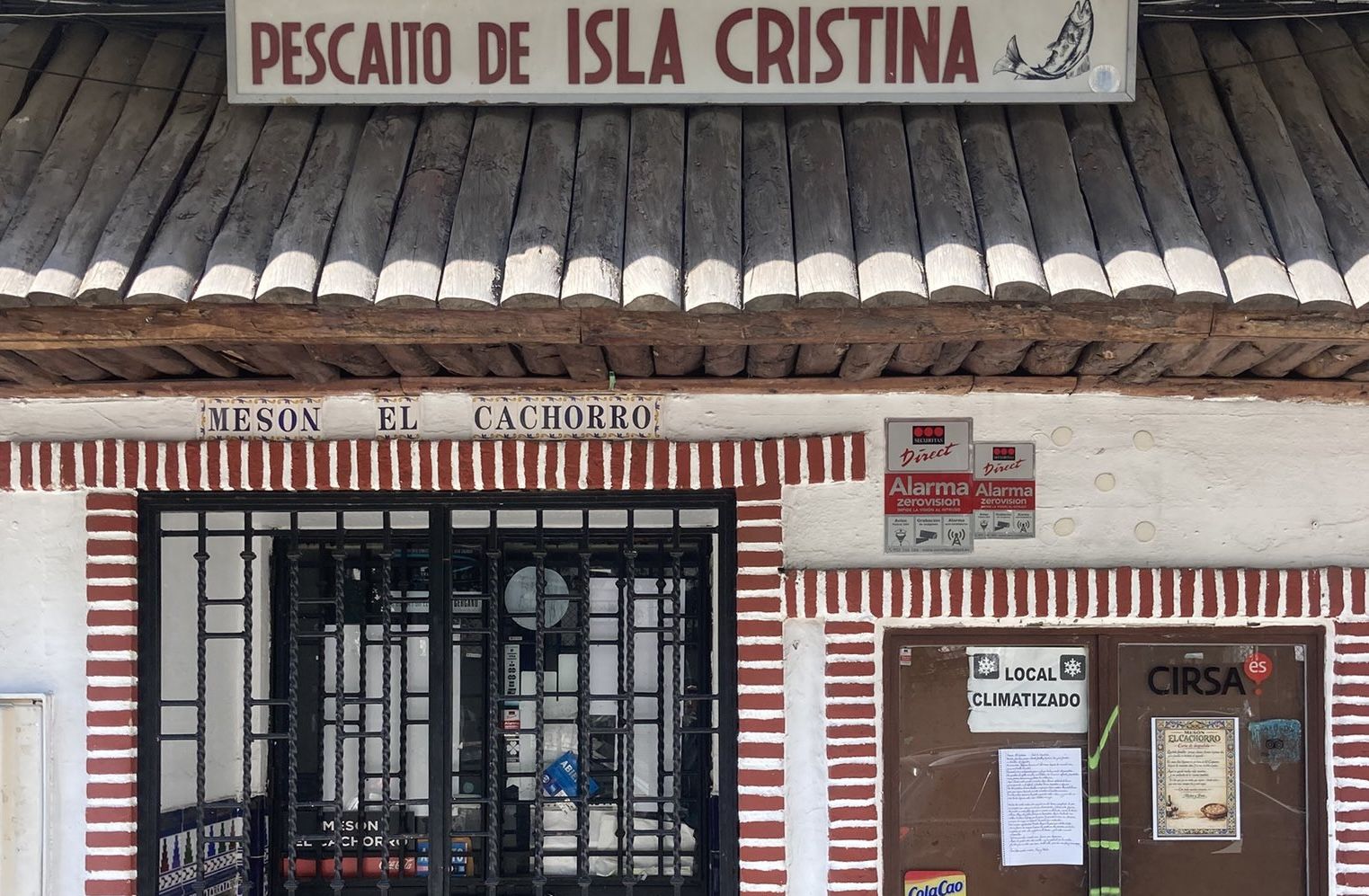 Fachada del mesón El Cachorro, en Triana, Sevilla. Fachada del mesón El Cachorro, en Triana, Sevilla.