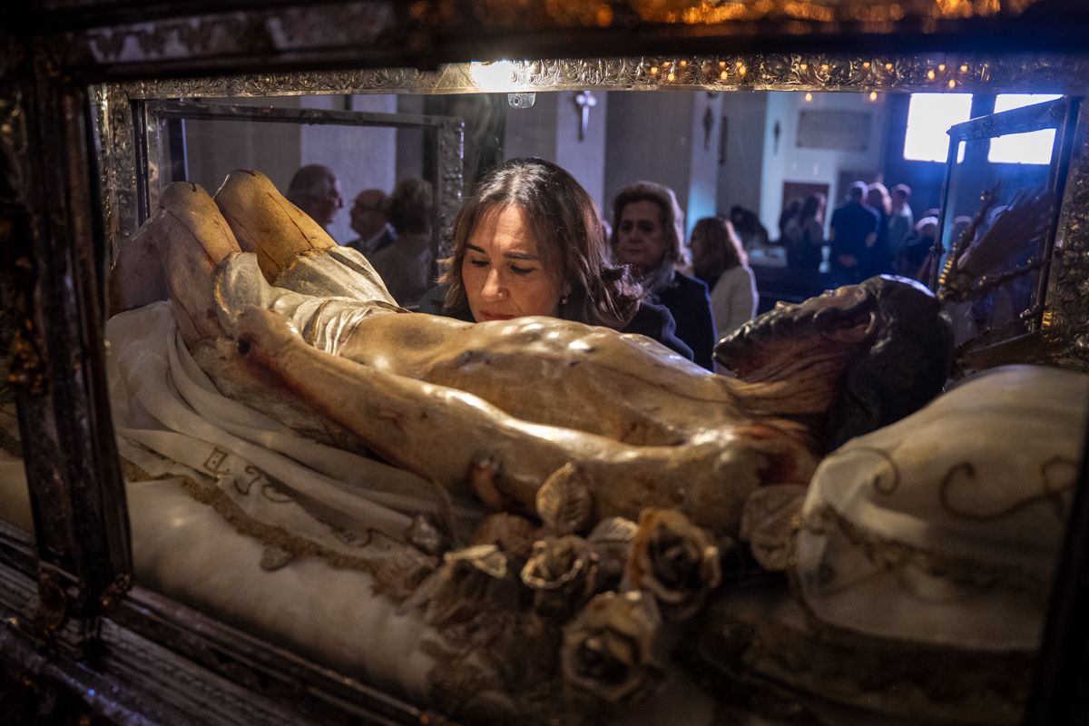 La imagen del yacente que estuvo expuesto en su urna abierta. 