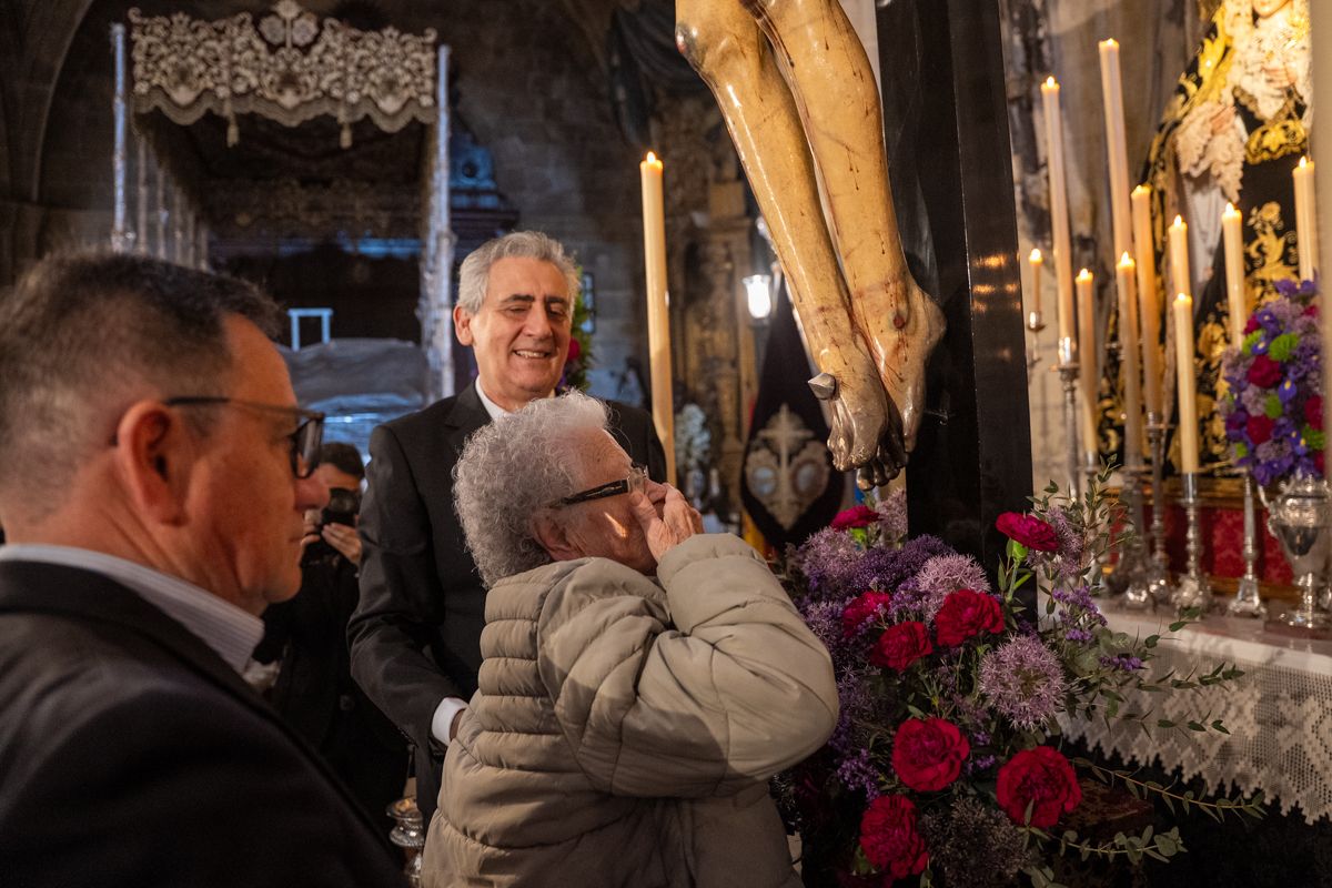 Momento de emoción ante el Señor. 