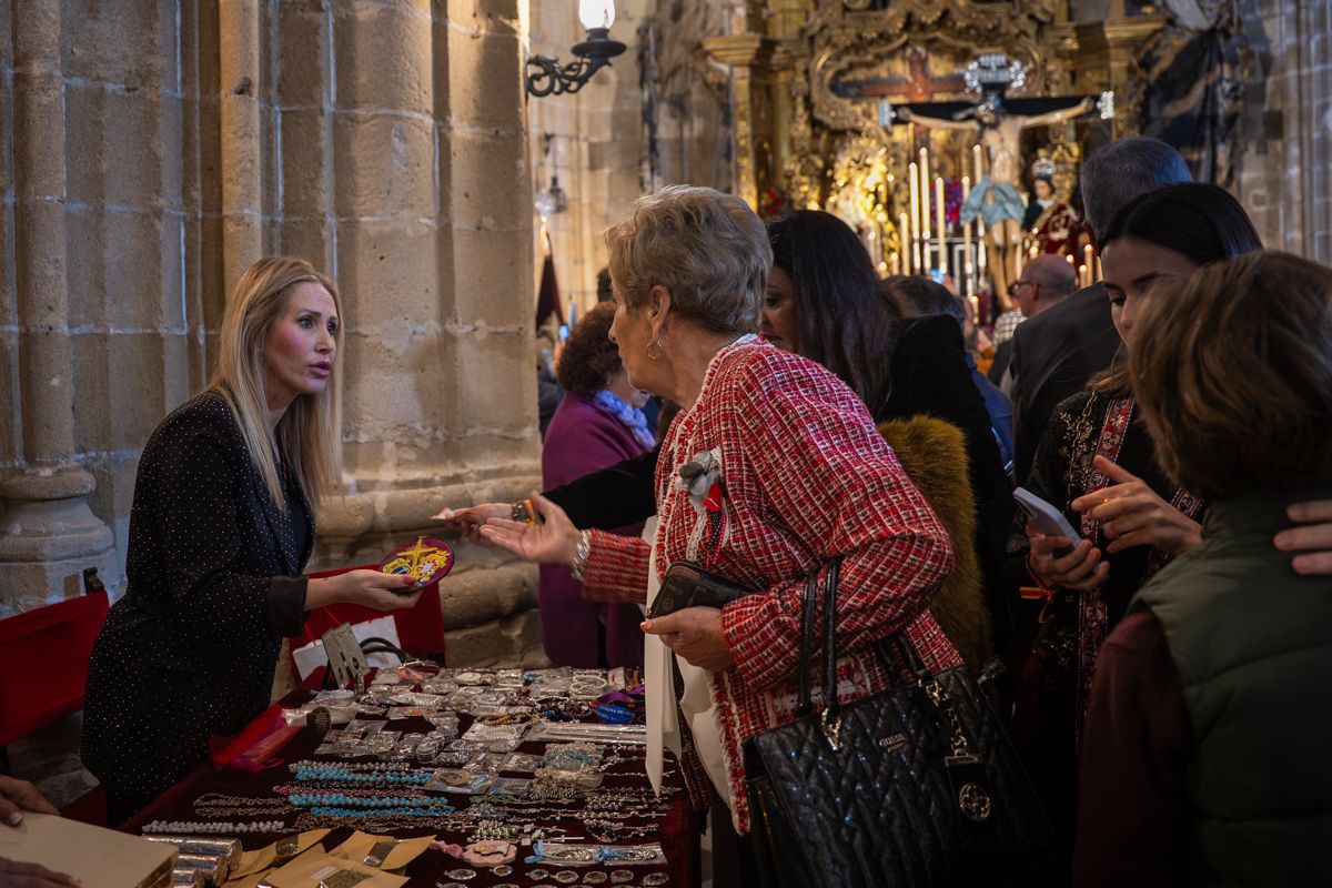 La mesa petitoria instalada en la Catedral. 