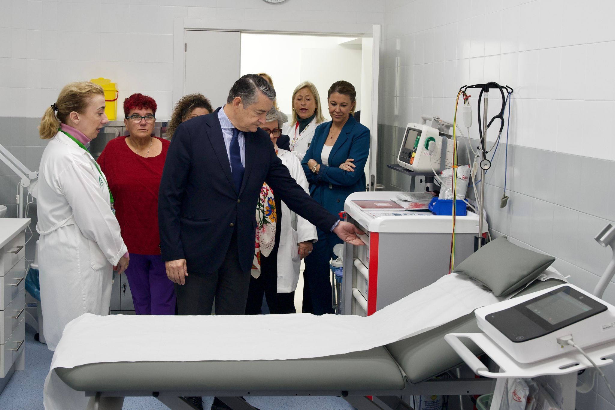 El consejero de Salud, en El Saucejo. El consejero de Salud, en El Saucejo.