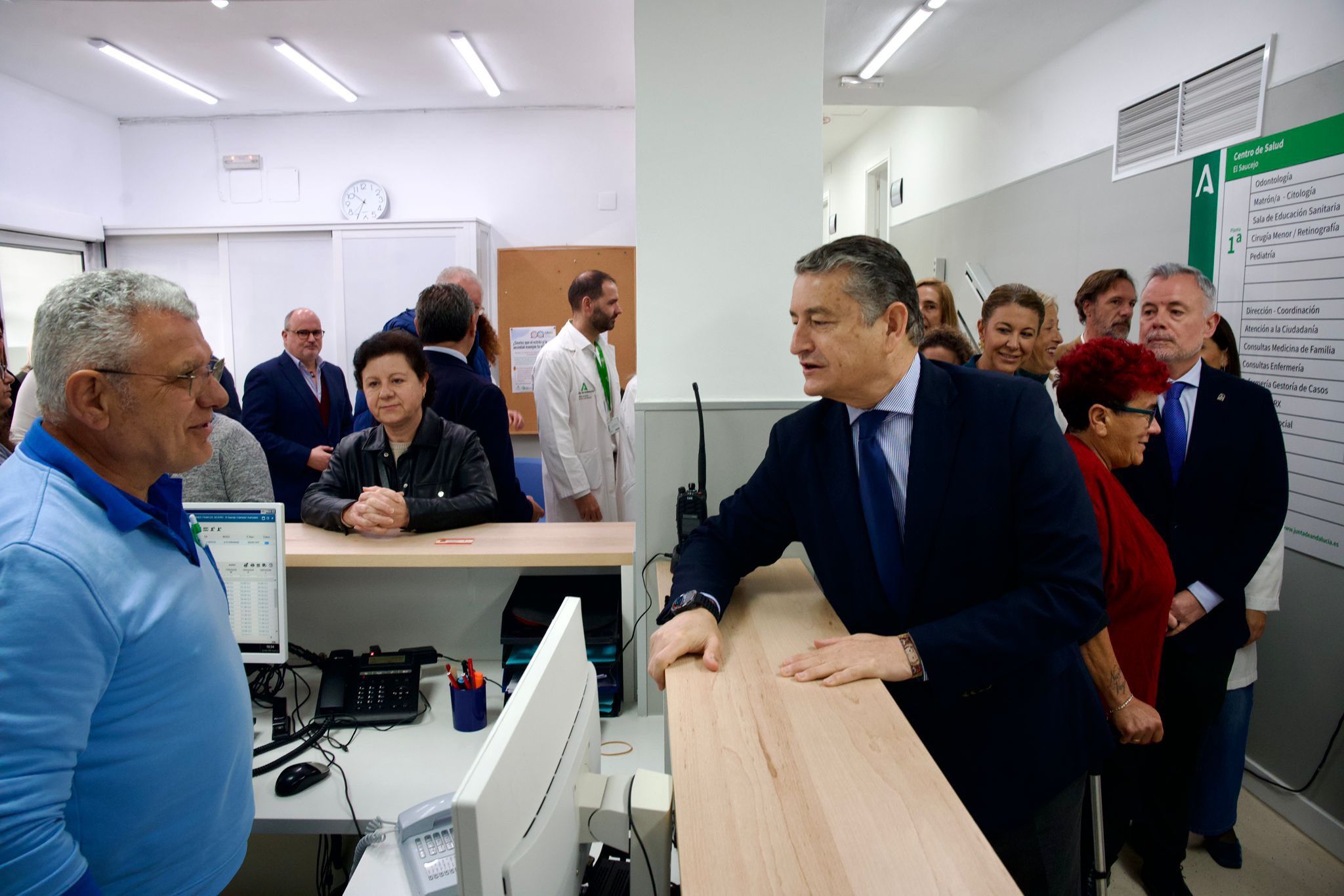 Un momento de la visita de Sanz.