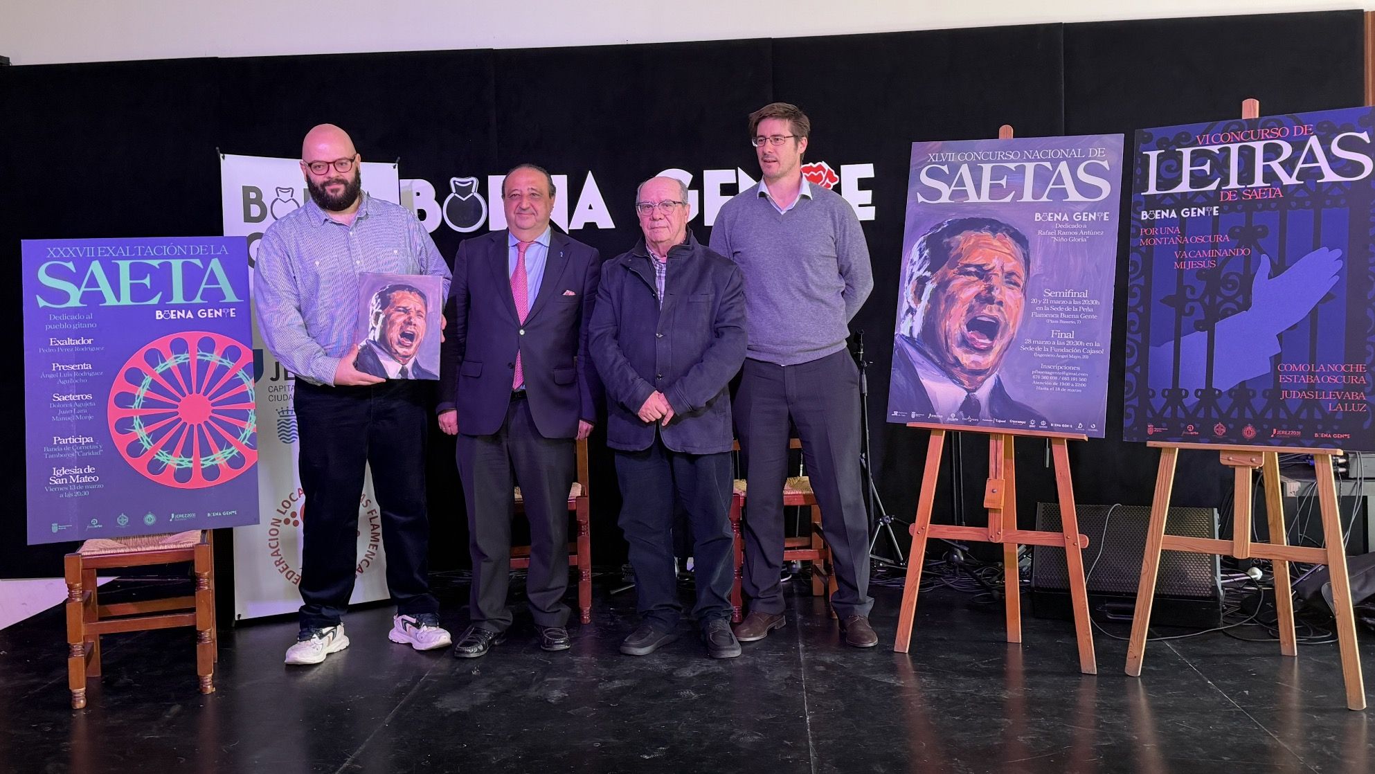 Foto de familia tras la presentación de las actividades de Cuaresma y Semana Santa de la peña flamenca 'Buena Gente' de Jerez.