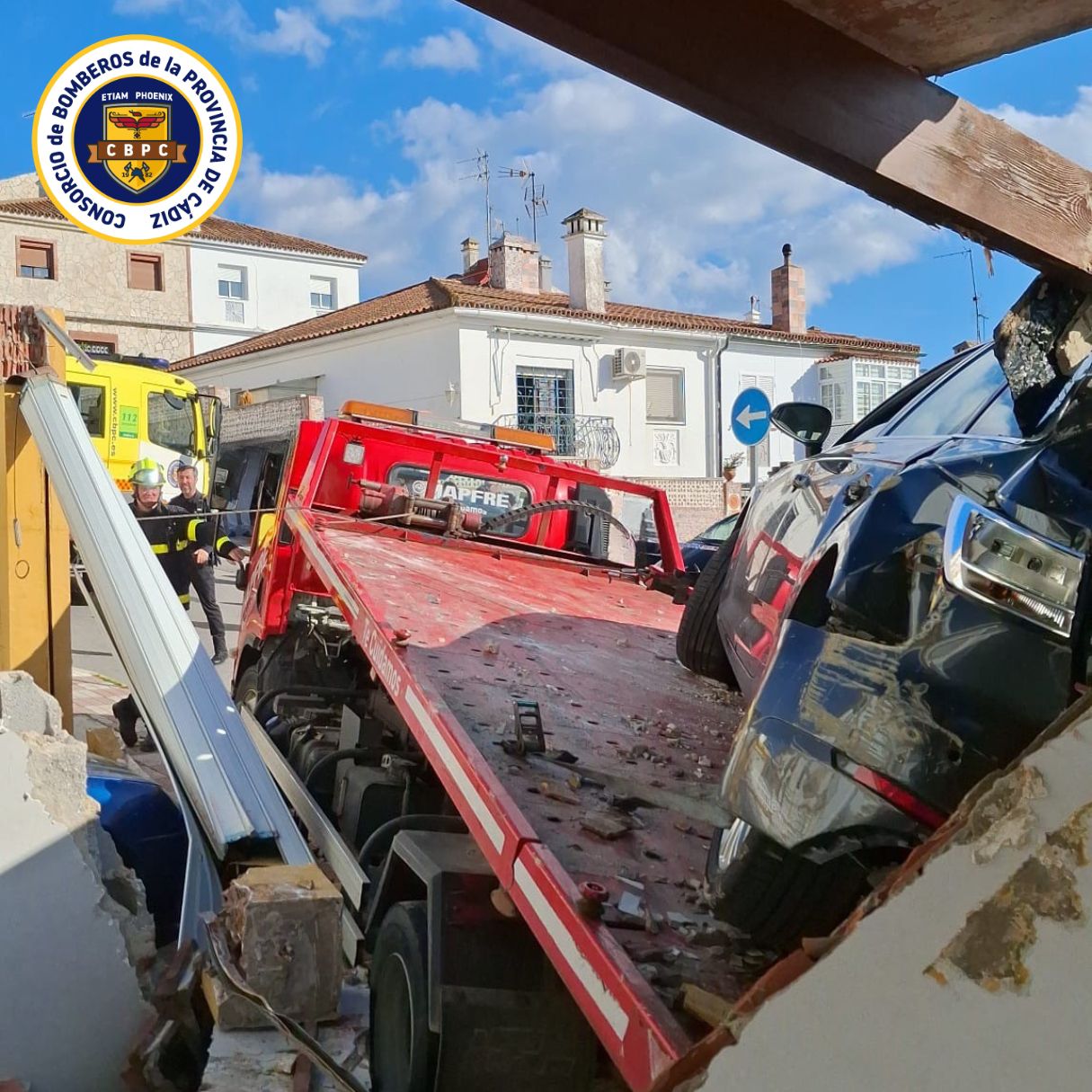 Vista de la casa accidentada