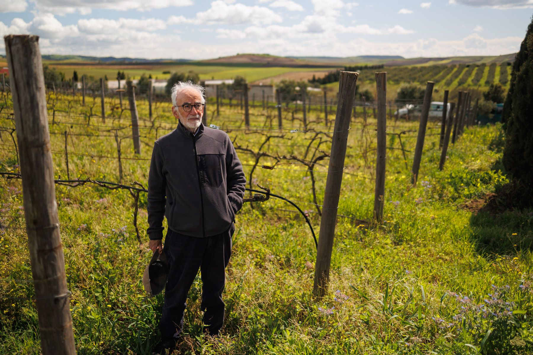 Ramón Iglesias, propietario de la bodega y almazara Sancha Pérez entre Conil y Vejer.