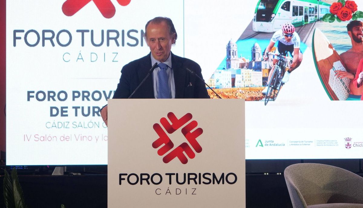 El alcalde de Chiclana, José María Román, anfitrión del Foro Provincial de Turismo.