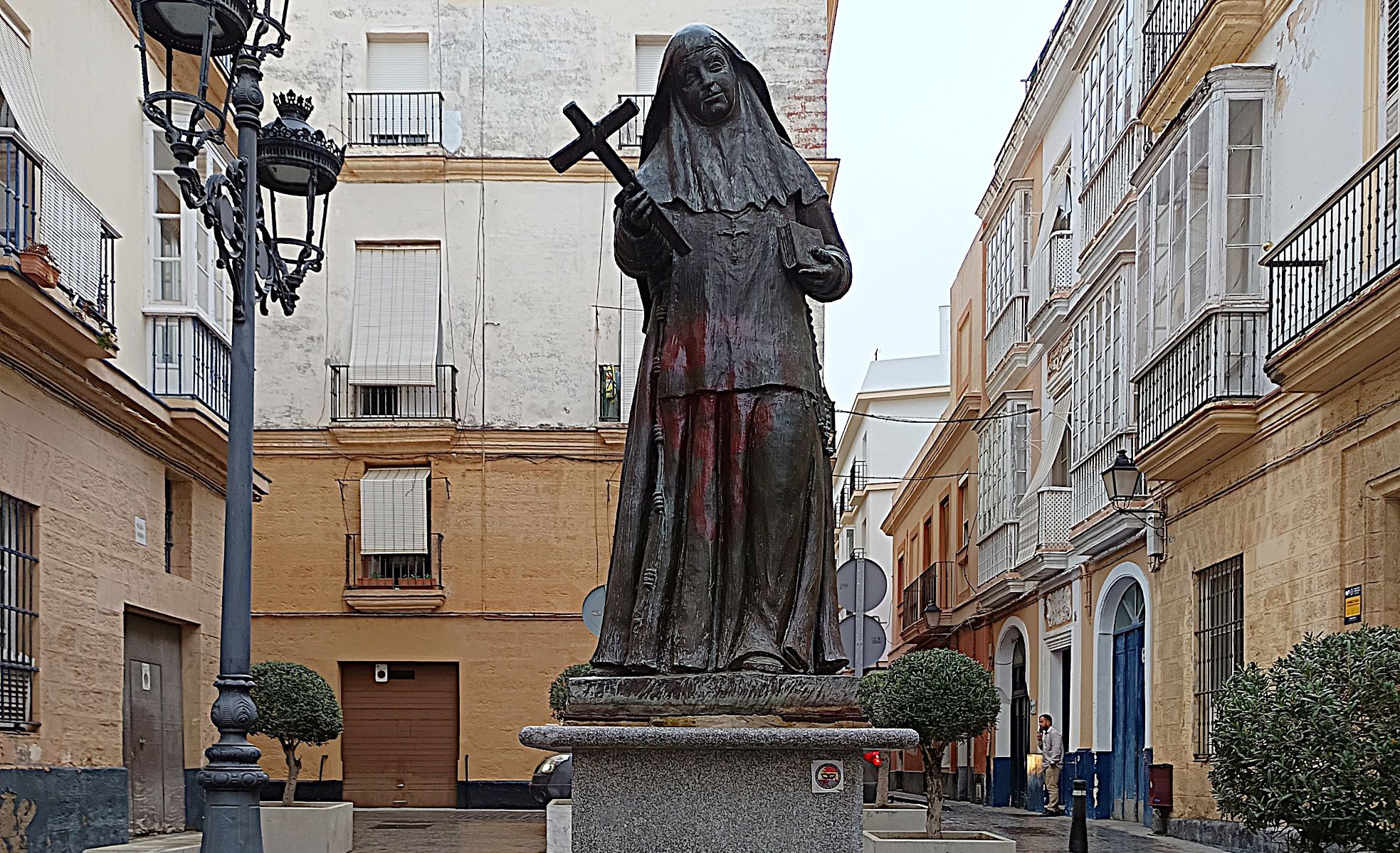 Monumento Santa Ángela de la Cruz, vista frontal.