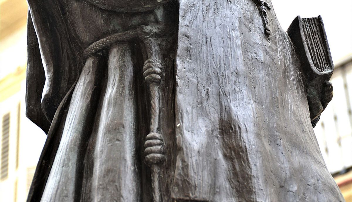 Monumento Santa Ángela de la Cruz, detalle textura.