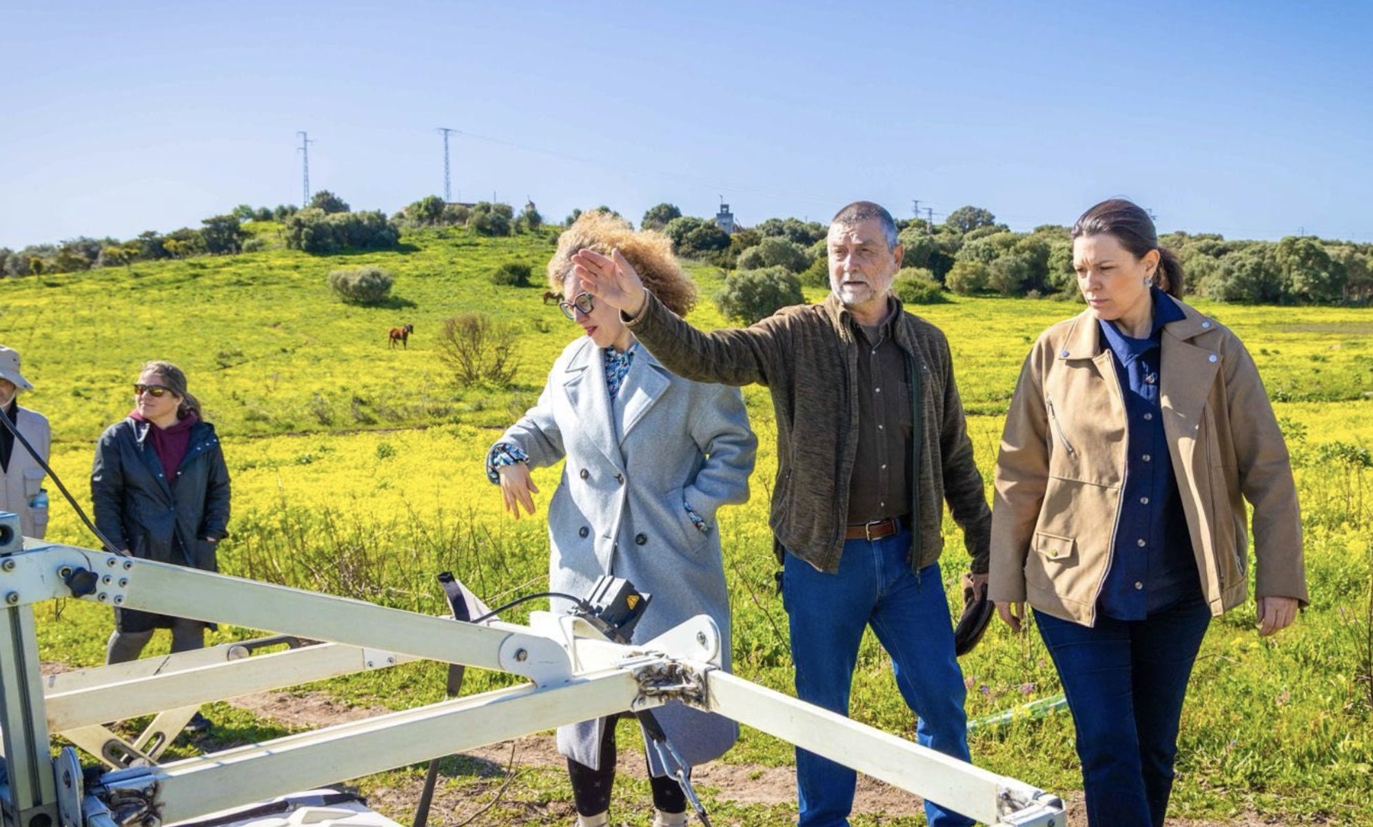 El proyecto arqueológico estudia el Cerro de los Mártires, el Castillo de Sancti Petri y el cuartel de Camposoto para localizar restos históricos.