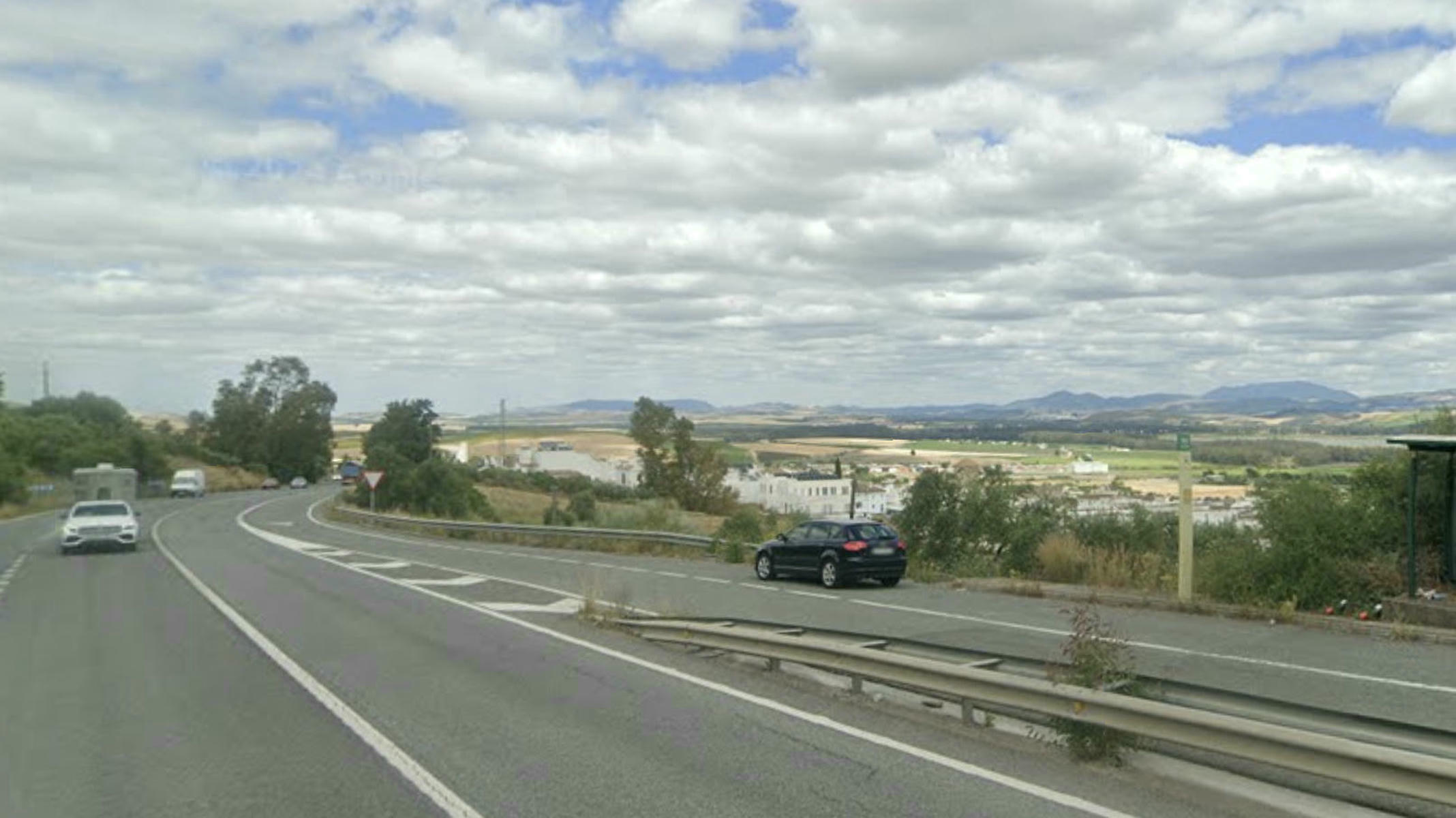 La carretera A-384, a la altura de Villamartín, cerca de donde tiene lugar el accidente.