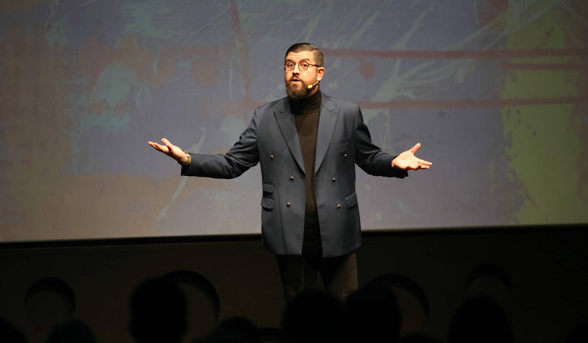Manu Sánchez durante su intervención en la III Gala Axio de Investigación Oncológica en Jerez