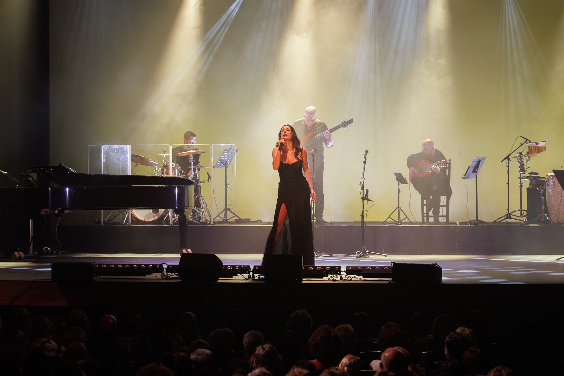 Con 'Mujeres cantan a Lola Flores', las artistas rinden homenaje a La Faraona con su música y vestuario