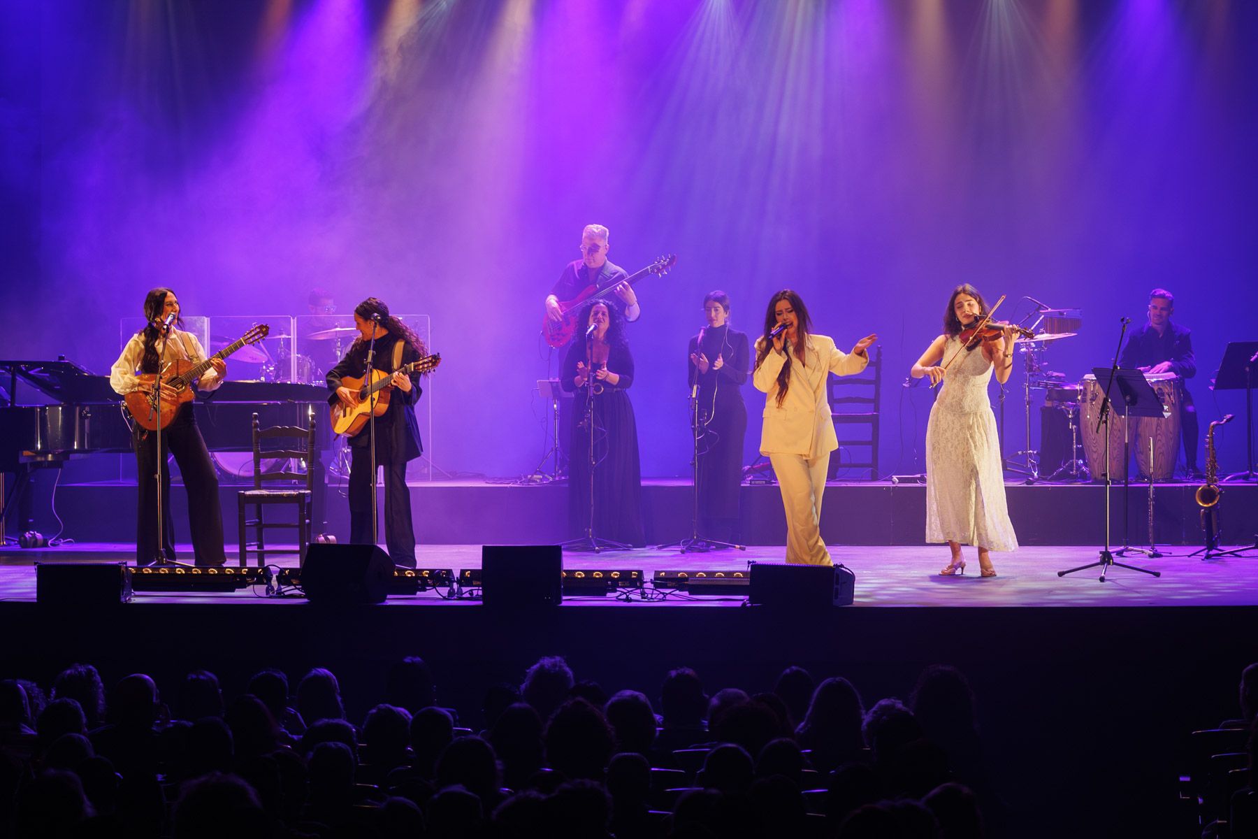 Con 'Mujeres cantan a Lola Flores', las artistas rinden homenaje a La Faraona con su música y vestuario