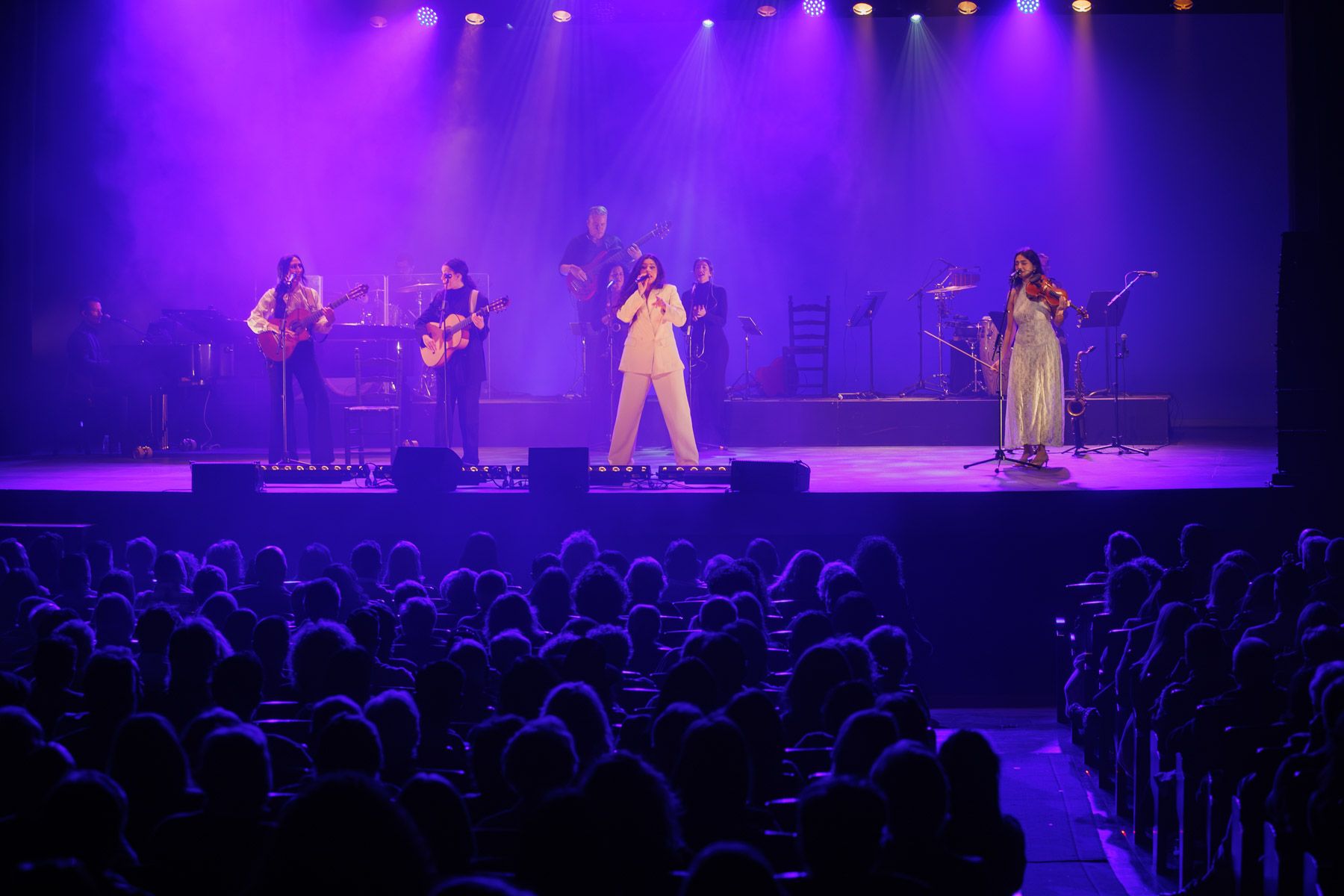 Con 'Mujeres cantan a Lola Flores', las artistas rinden homenaje a La Faraona con su música y vestuario