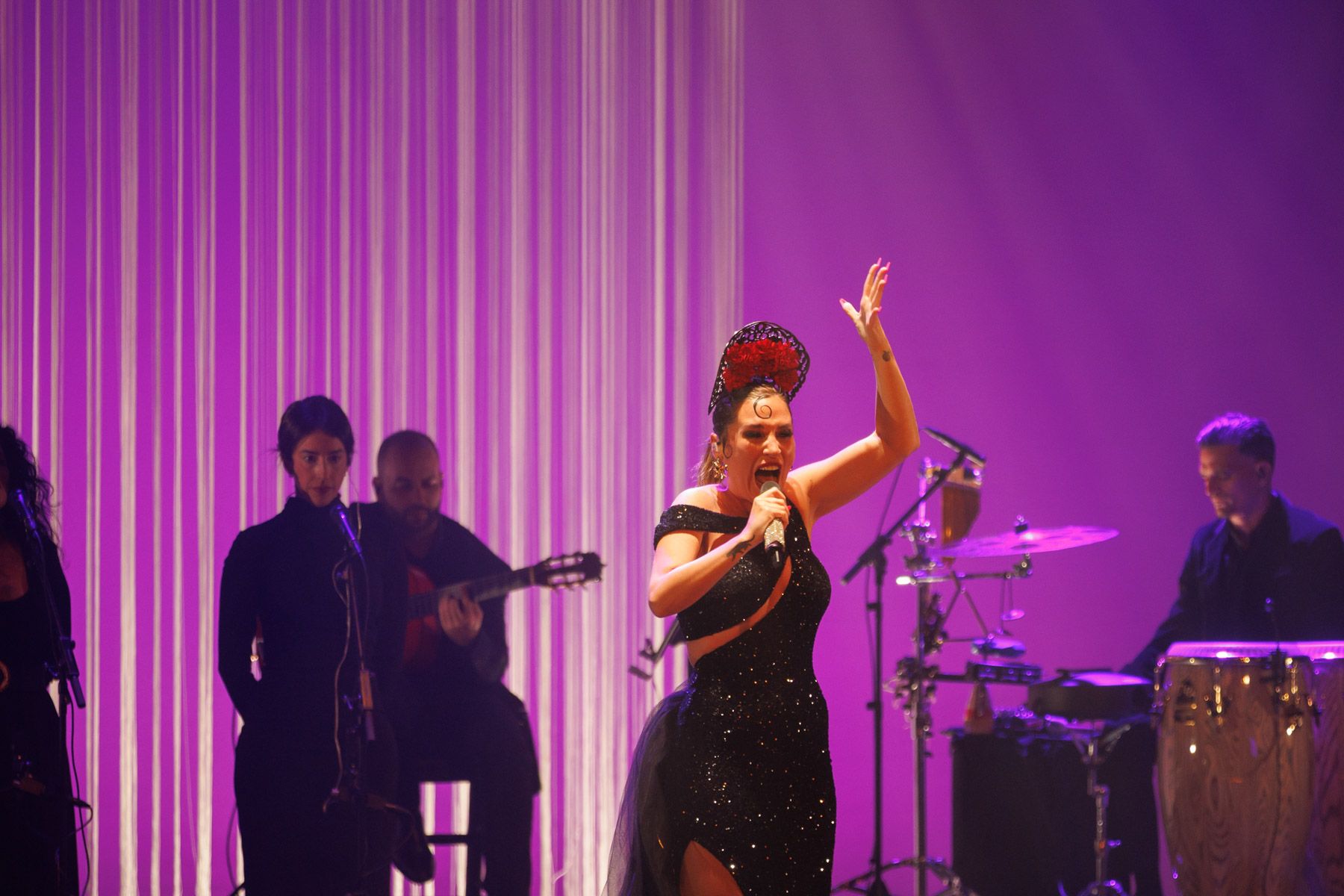 Con 'Mujeres cantan a Lola Flores', las artistas rinden homenaje a La Faraona con su música y vestuario