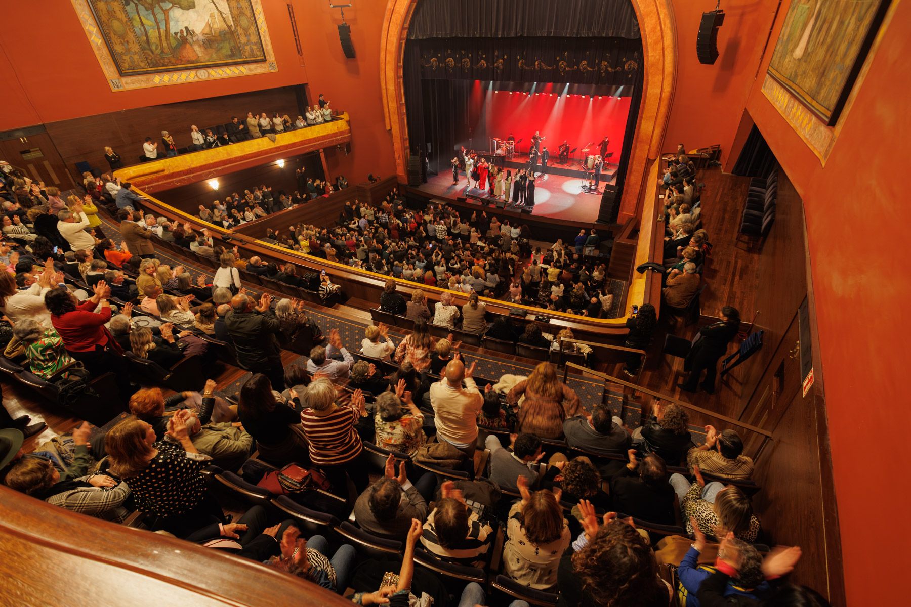 Con 'Mujeres cantan a Lola Flores', las artistas rinden homenaje a La Faraona con su música y vestuario