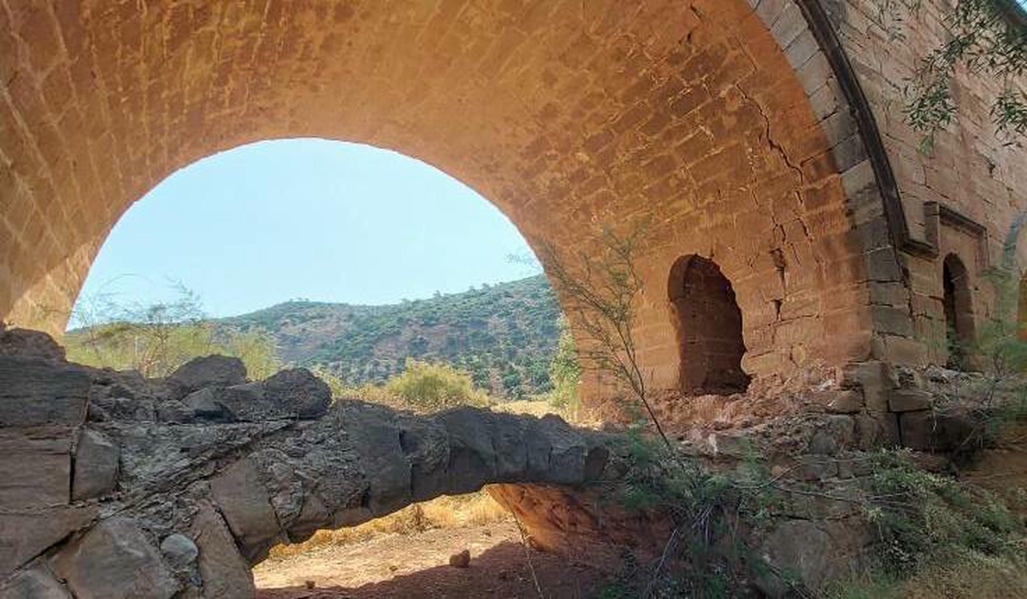 Estado del Puente Ariza el pasado mes de agosto en Jaén Estado del Puente Ariza el pasado mes de agosto en Jaén