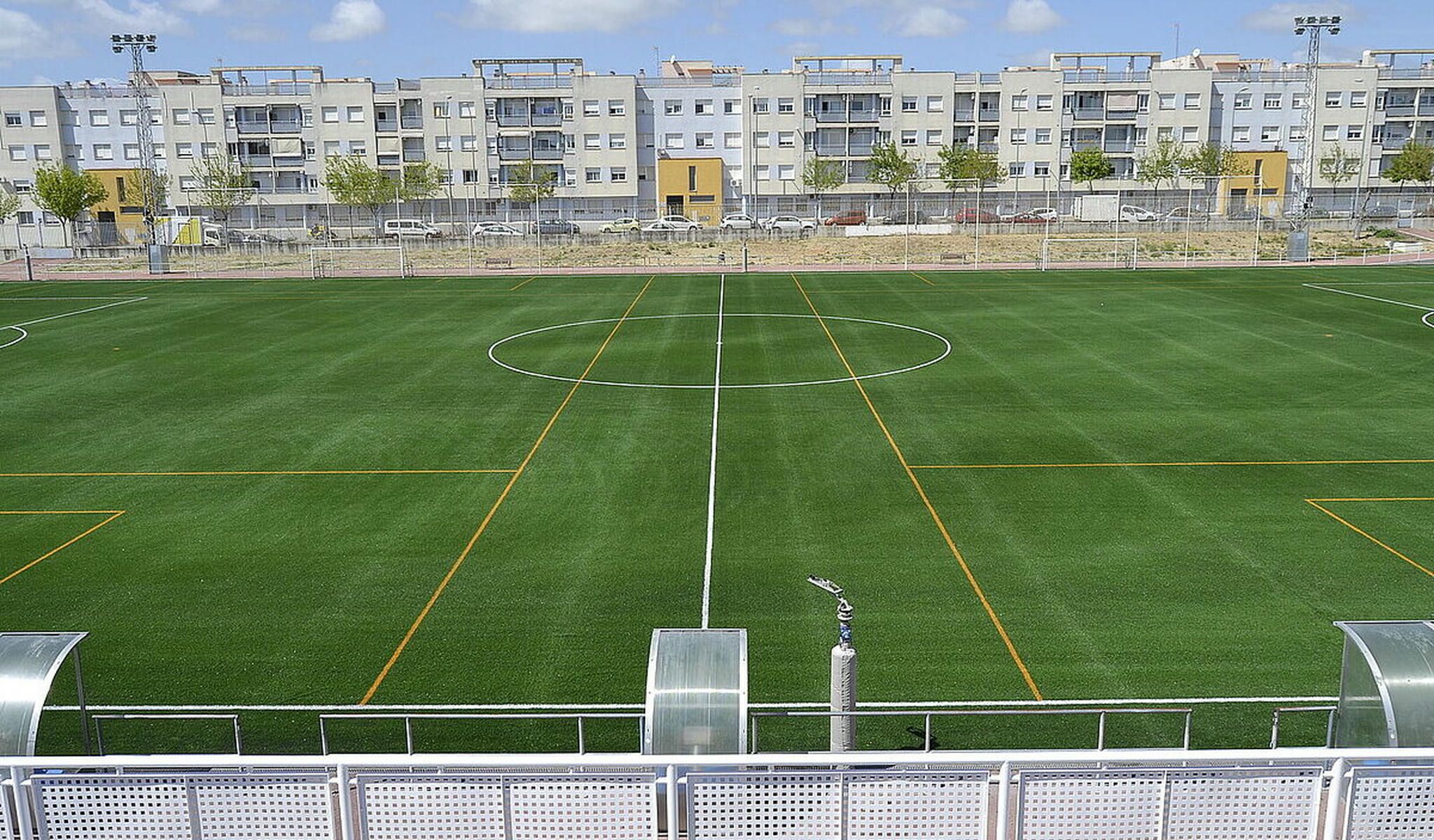 Renovación completa del sistema de iluminación del Campo 1 del Complejo Deportivo La Granja en Jerez