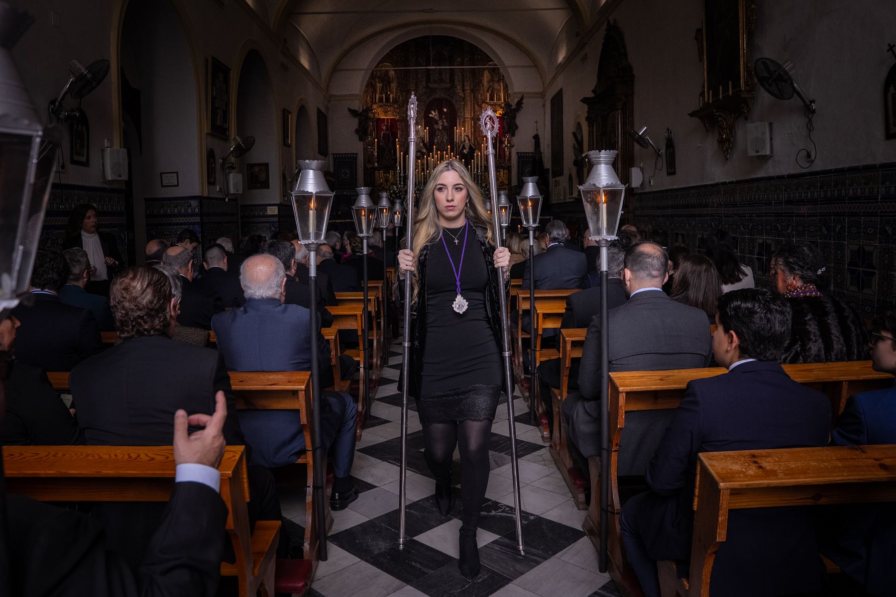 Interior de la sede del Nazareno con la función principal. 