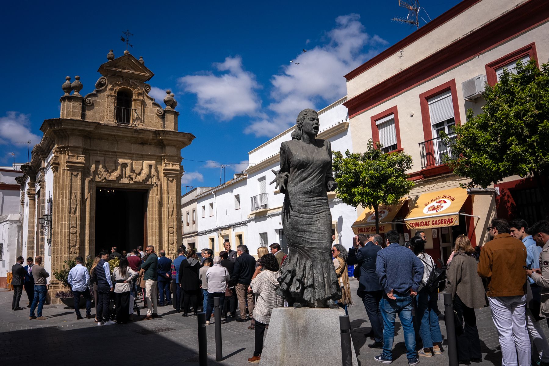 Ambiente en la Plazuela ante la capilla de la Yedra. 