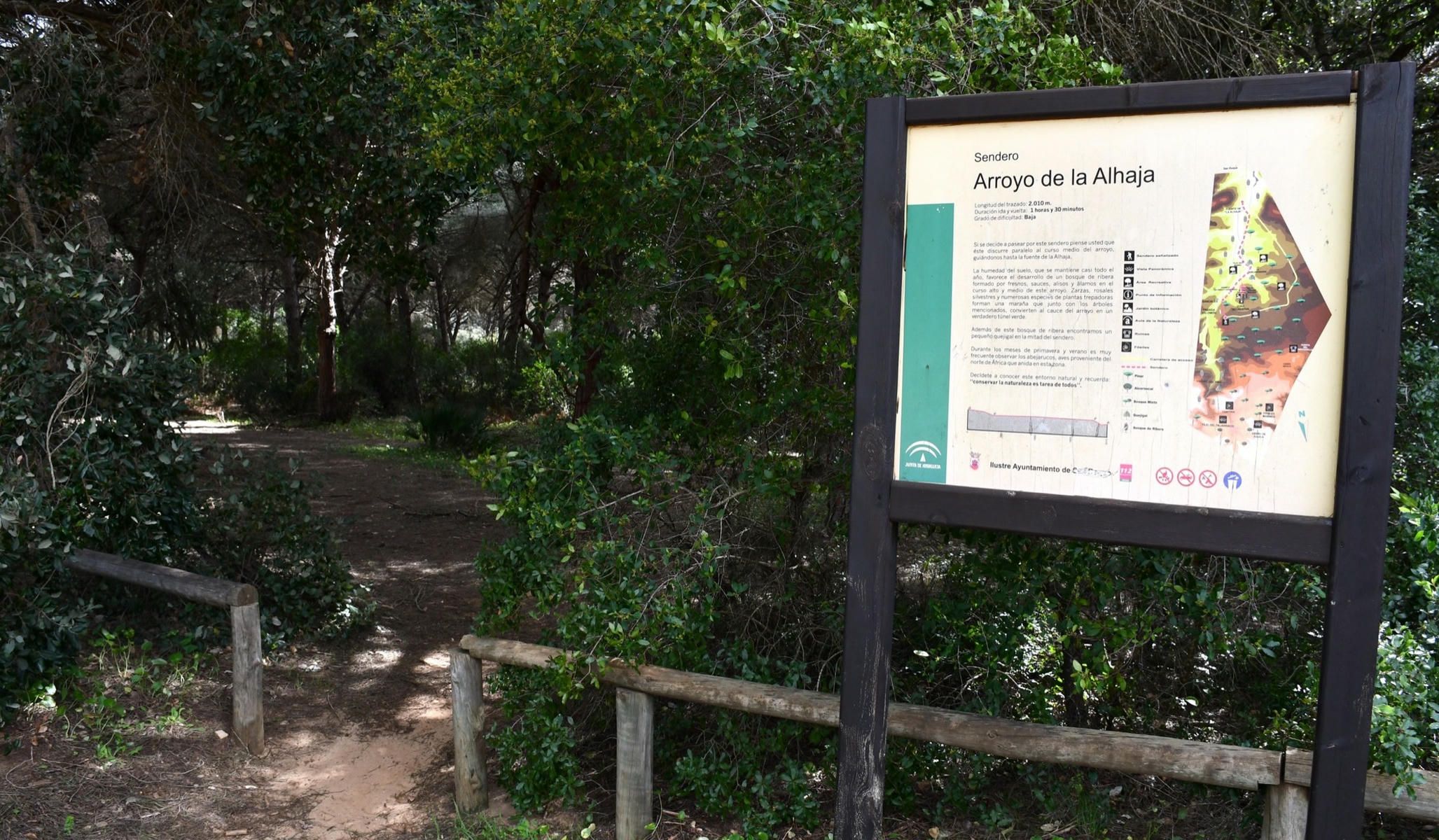 Adeac concede una Bandera Sendero Azul al sendero Arroyo de la Alhaja Adeac concede una Bandera Sendero Azul al sendero Arroyo de la Alhaja