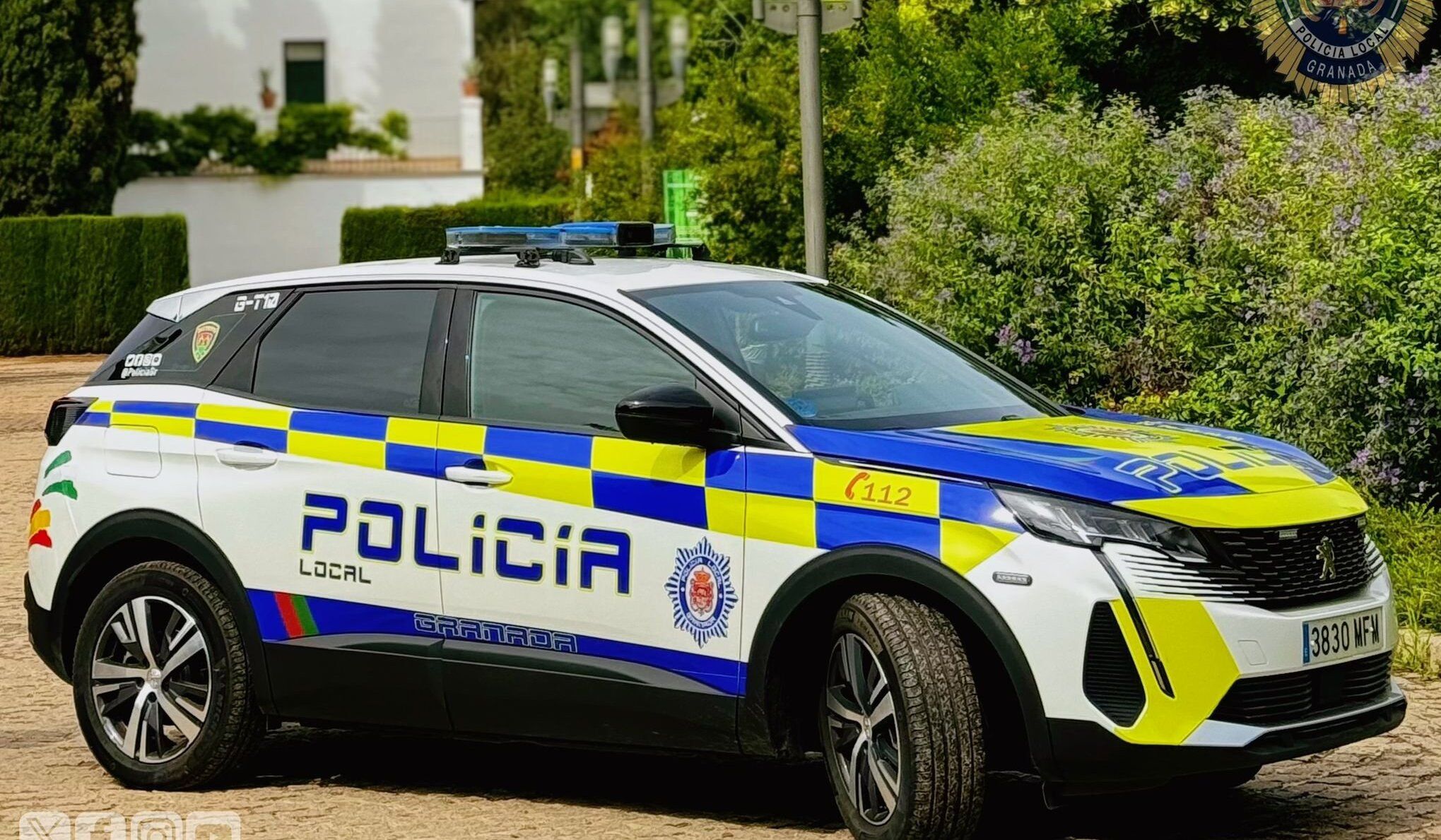 Un coche de Policía Local en Granada. Un coche de Policía Local en Granada.