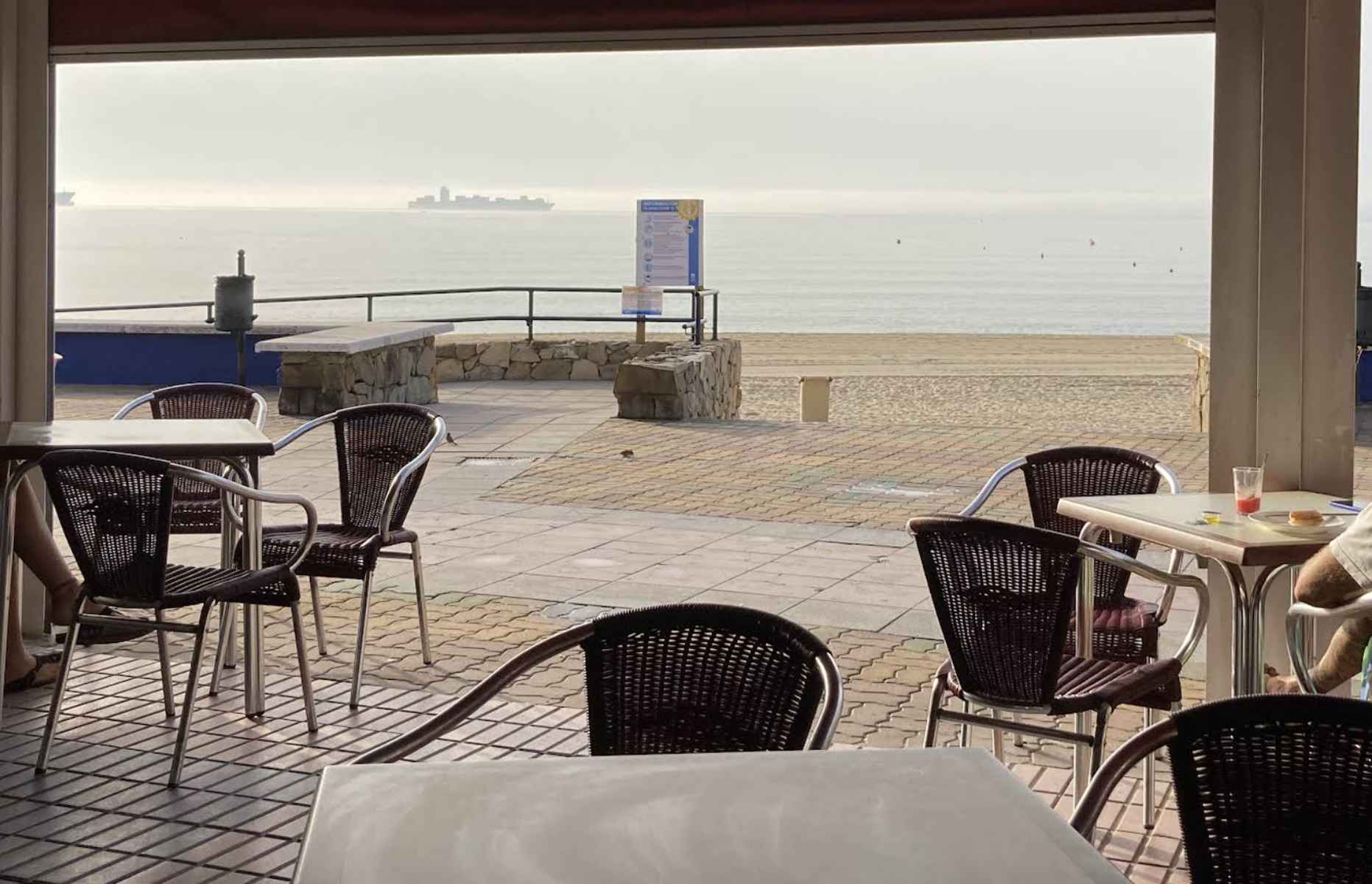 La cafetería que suele frecuentar el vecino de La Granja del que su familia no sabe nada desde hace tres meses. La cafetería que suele frecuentar el vecino de La Granja del que su familia no sabe nada desde hace tres meses.