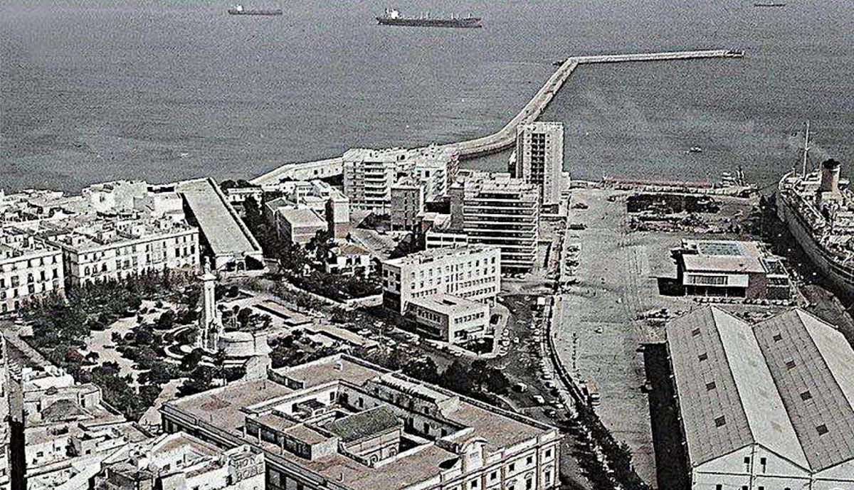Vista aérea de Cádiz. Años 65 70