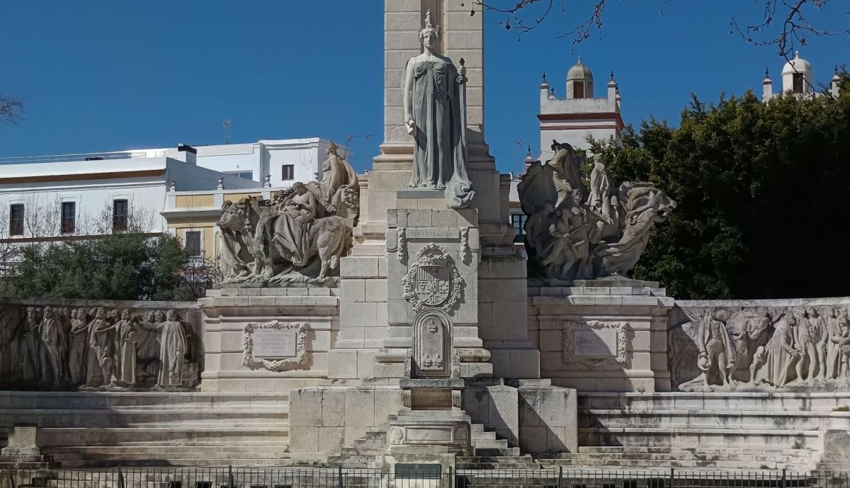 Monumento a las Cortes, detalle vista frontal.